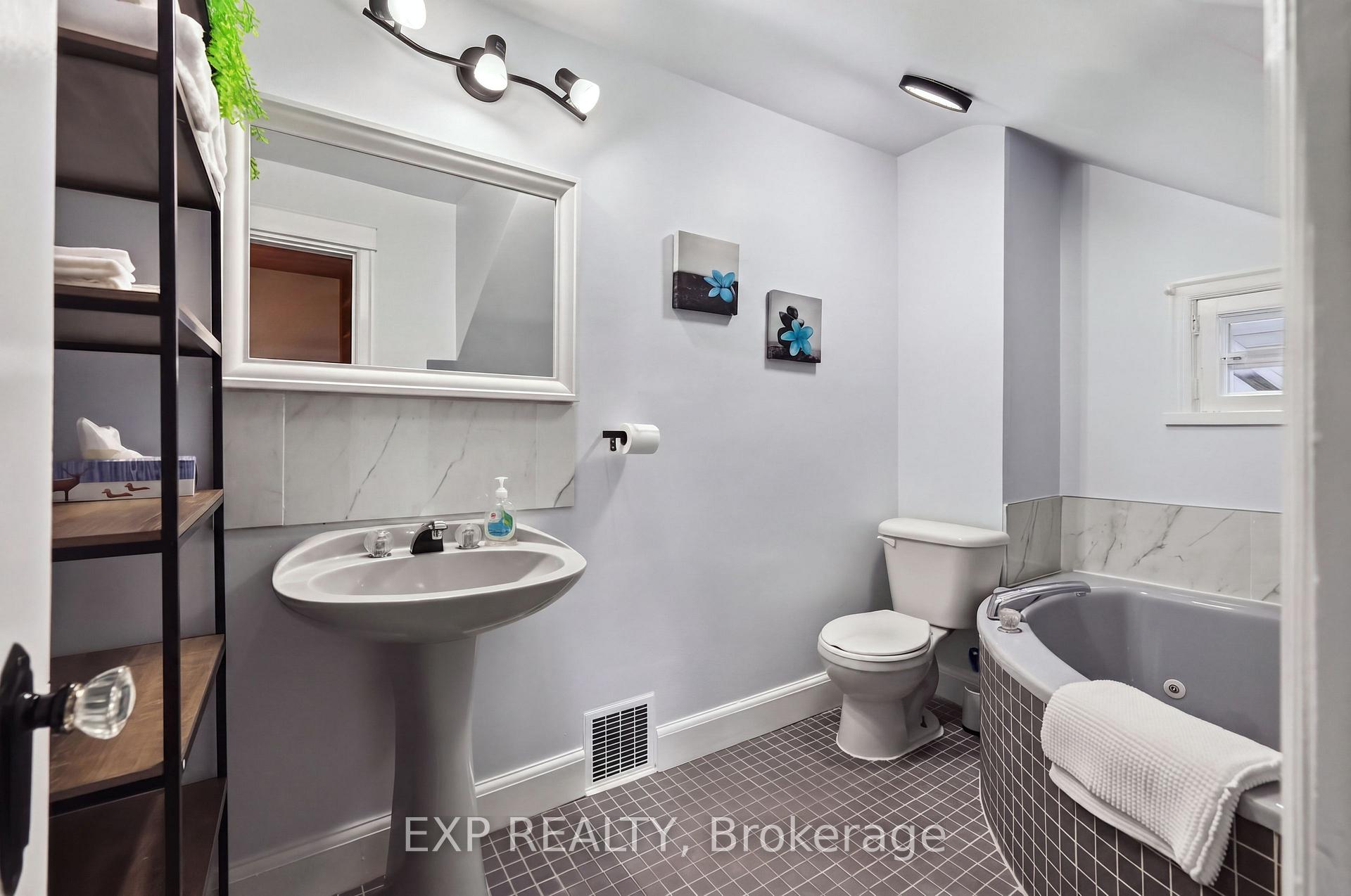 Photo 25 of 1220 Collins Avenue, Ottawa, Ridgemont — HOMEH