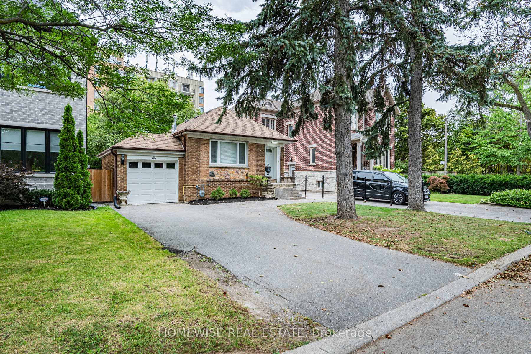 Photo 2 of 86 Fairleigh Crescent, Toronto, Forest Hill North — HOMEH