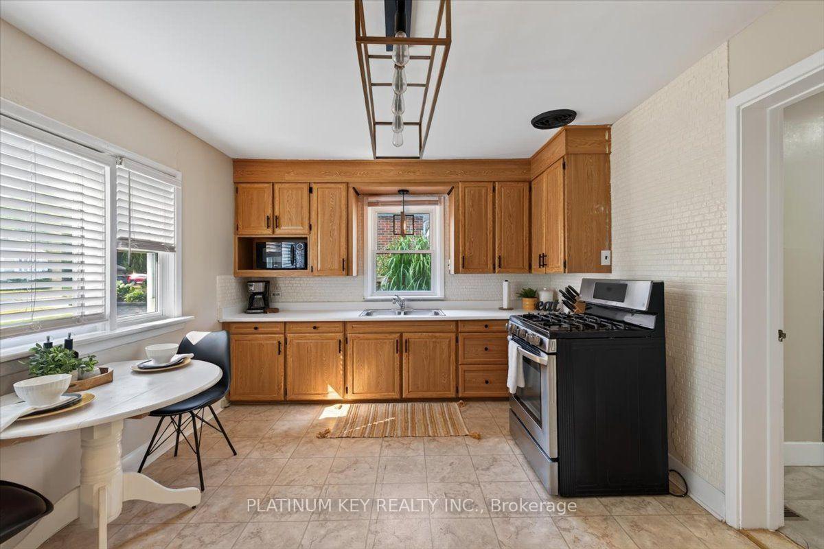 Photo 11 of 8624 Glendon Drive, Strathroy-Caradoc, Mount Brydges — HOMEH