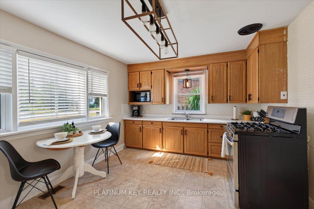 Photo 12 of 8624 Glendon Drive, Strathroy-Caradoc, Mount Brydges — HOMEH