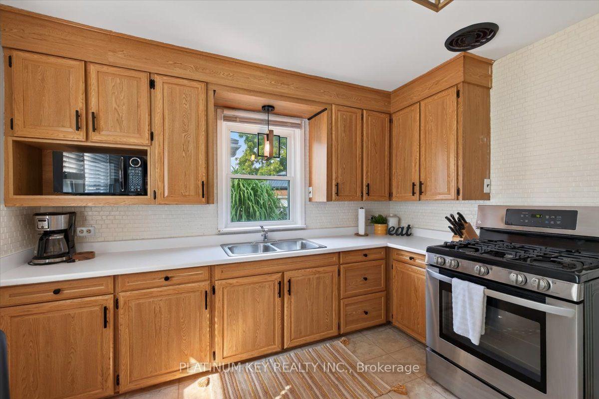 Photo 13 of 8624 Glendon Drive, Strathroy-Caradoc, Mount Brydges — HOMEH