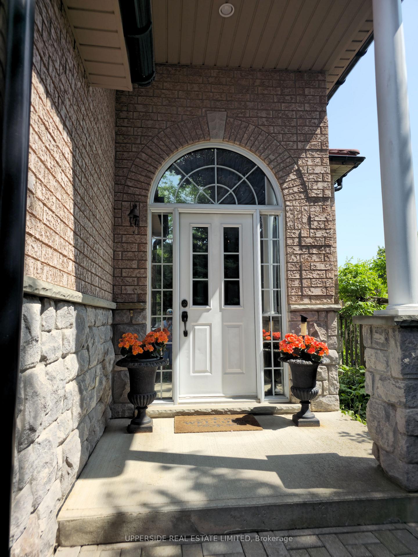 Photo 3 of 4 Kingsley Road S, Halton Hills, Acton — HOMEH