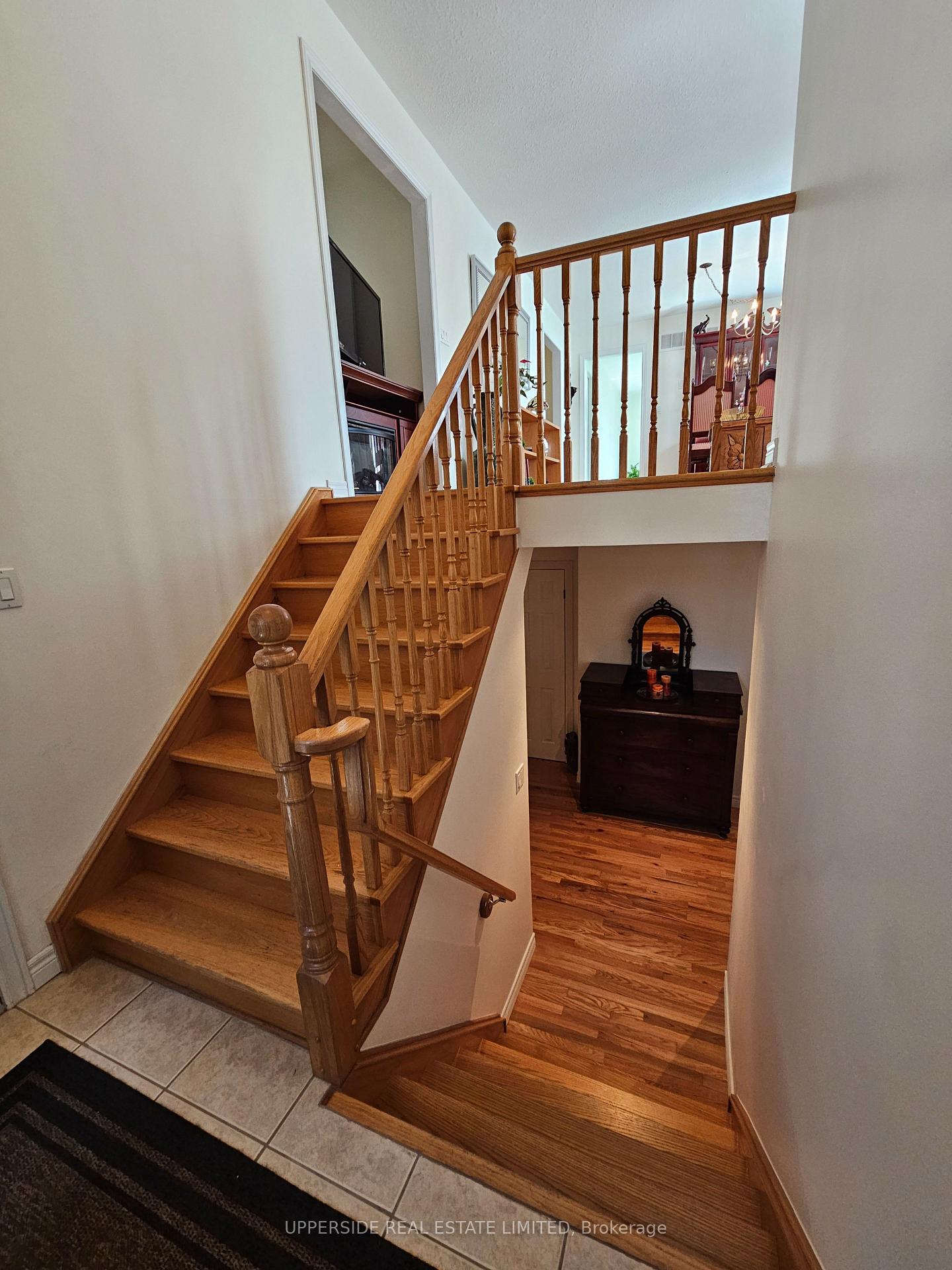 Photo 4 of 4 Kingsley Road S, Halton Hills, Acton — HOMEH