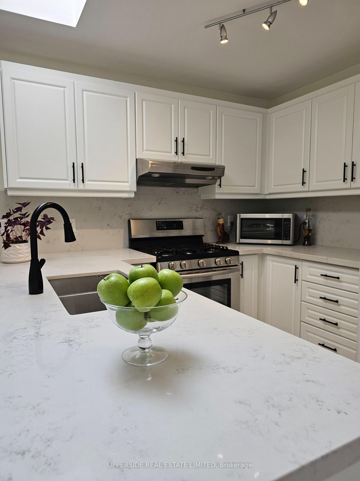 Photo 14 of 4 Kingsley Road S, Halton Hills, Acton — HOMEH