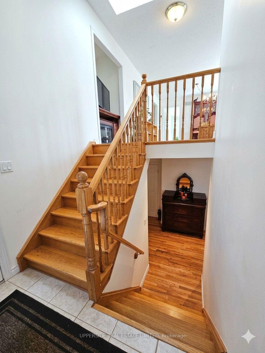 Photo 5 of 4 Kingsley Road S, Halton Hills, Acton — HOMEH