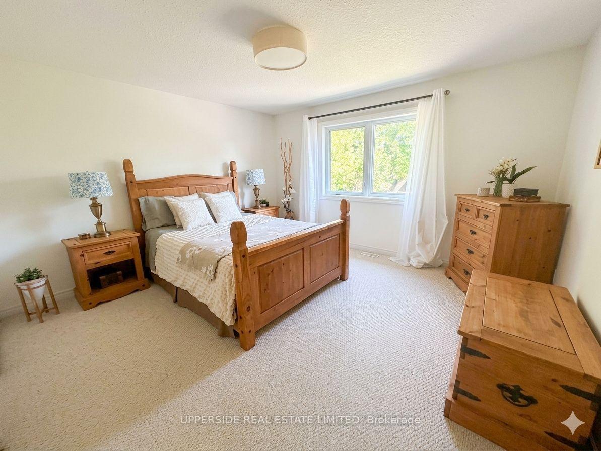 Photo 17 of 4 Kingsley Road S, Halton Hills, Acton — HOMEH