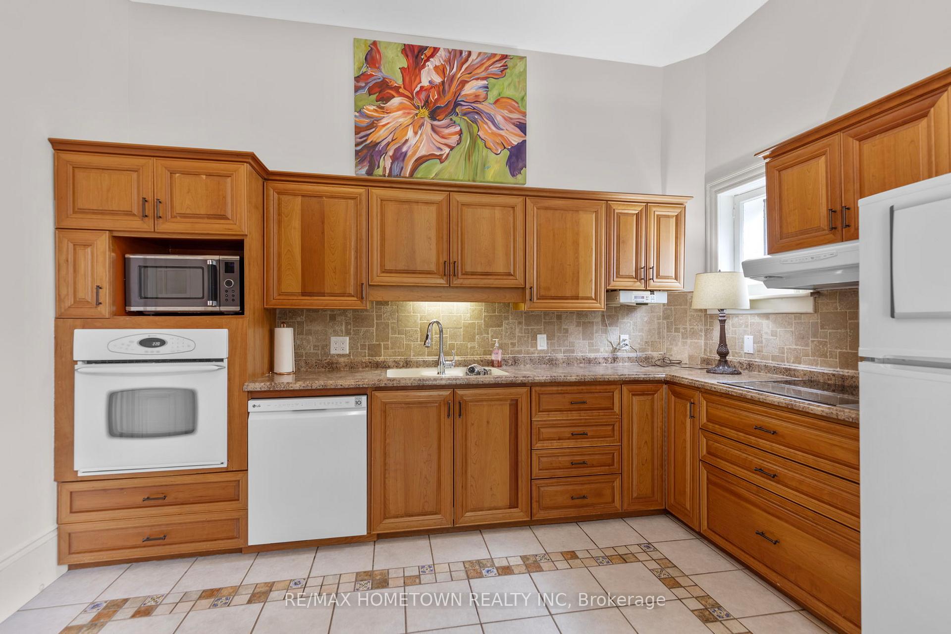 Photo 18 of 157 Dibble Street W, Prescott, Prescott — HOMEH