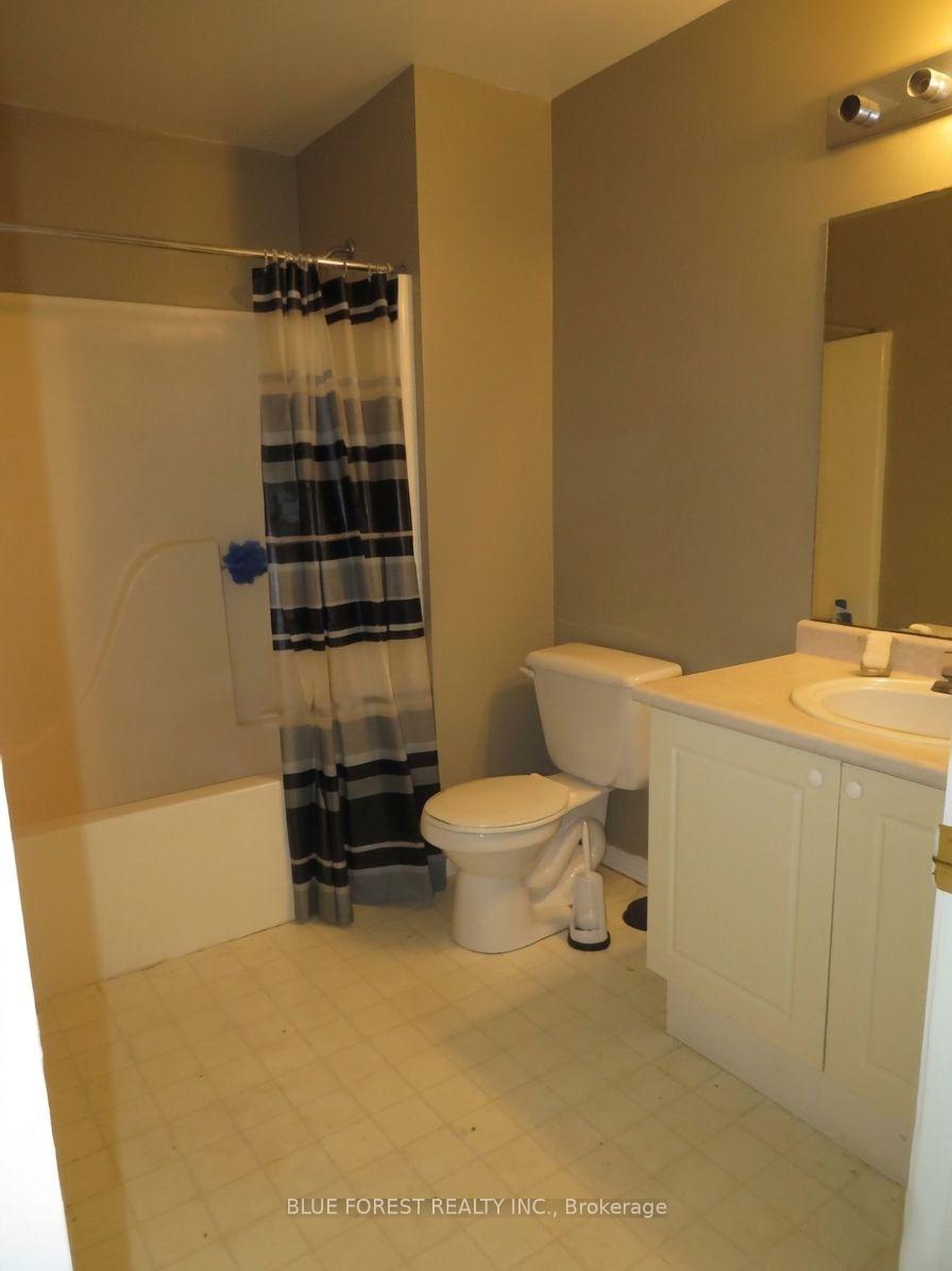 Photo 11 of Unit 3, 190 Fleming Drive, London, East D — HOMEH