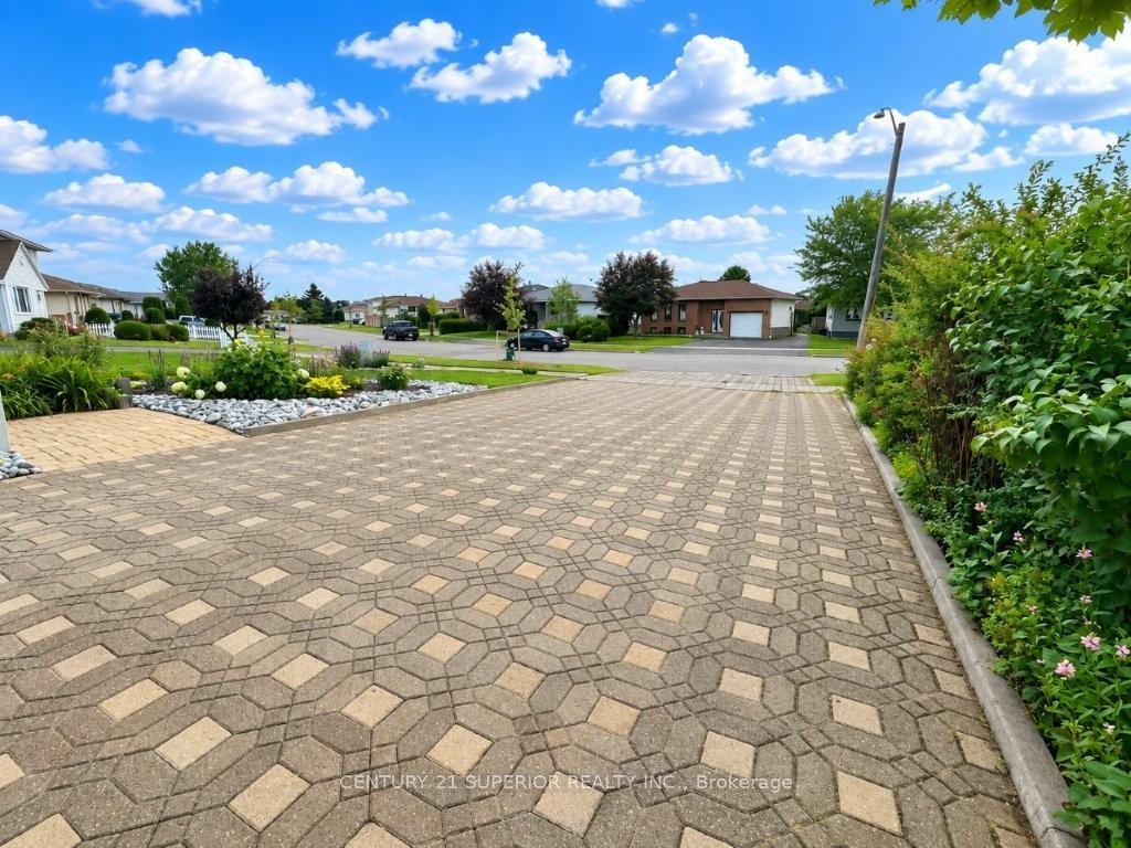 Photo 3 of 108 Flamingo Drive, Thunder Bay, River Terrace — HOMEH