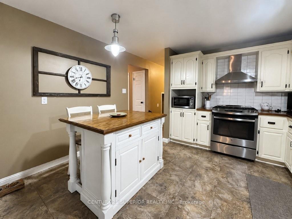 Photo 18 of 108 Flamingo Drive, Thunder Bay, River Terrace — HOMEH