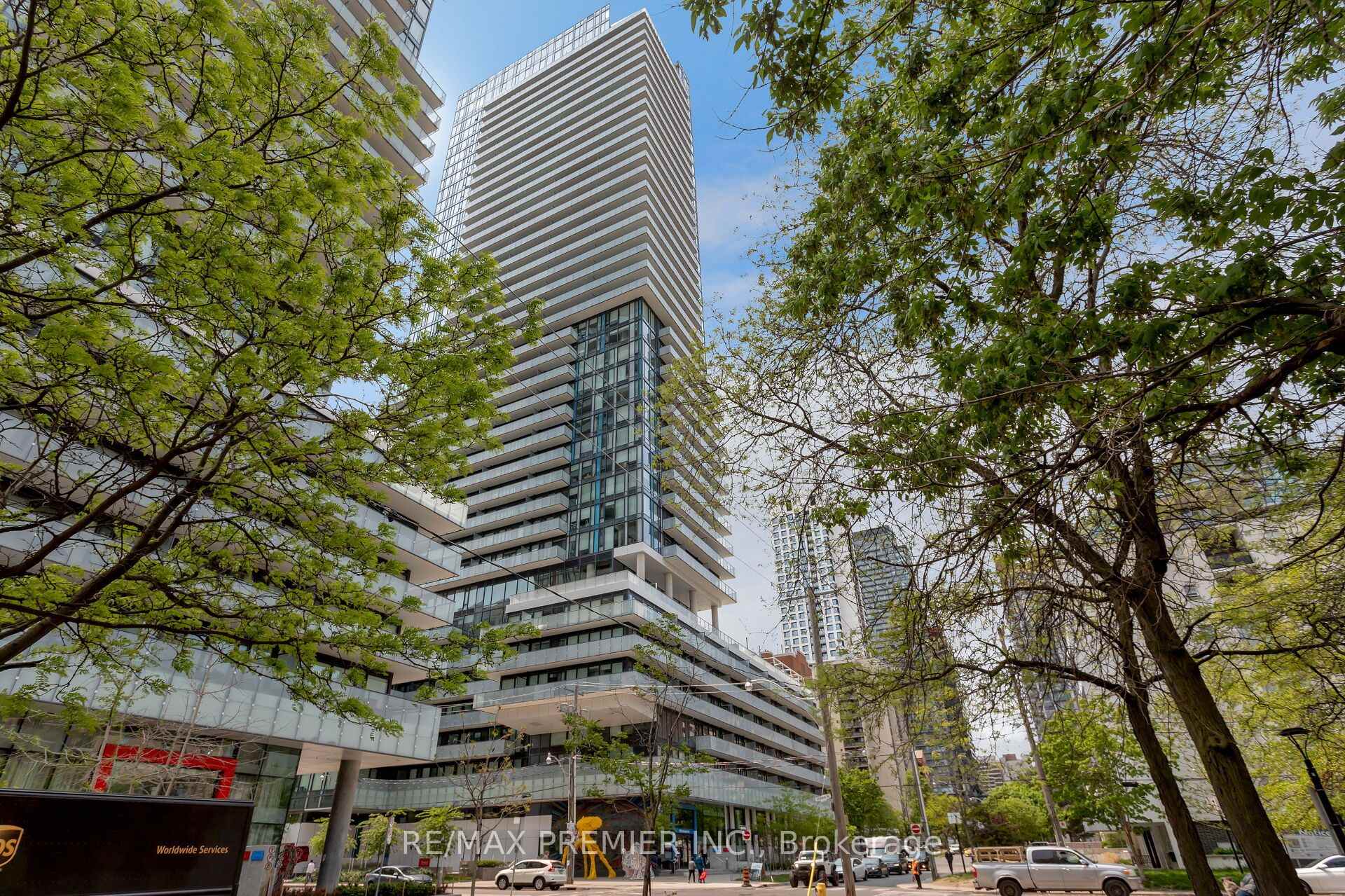 Photo 1 of Unit 206, 161 Roehampton Avenue, Toronto, Mount Pleasant West — HOMEH