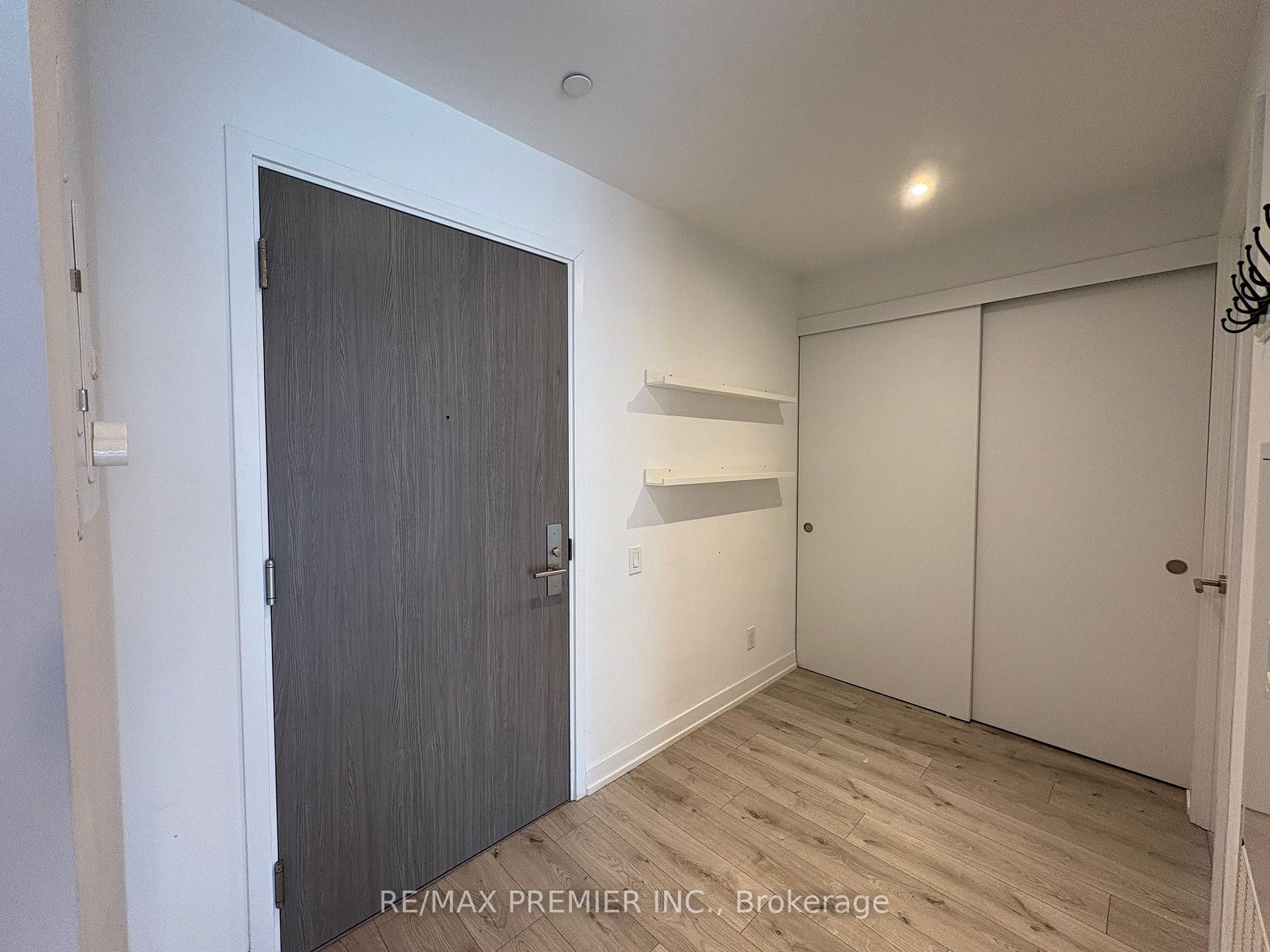 Photo 5 of Unit 206, 161 Roehampton Avenue, Toronto, Mount Pleasant West — HOMEH