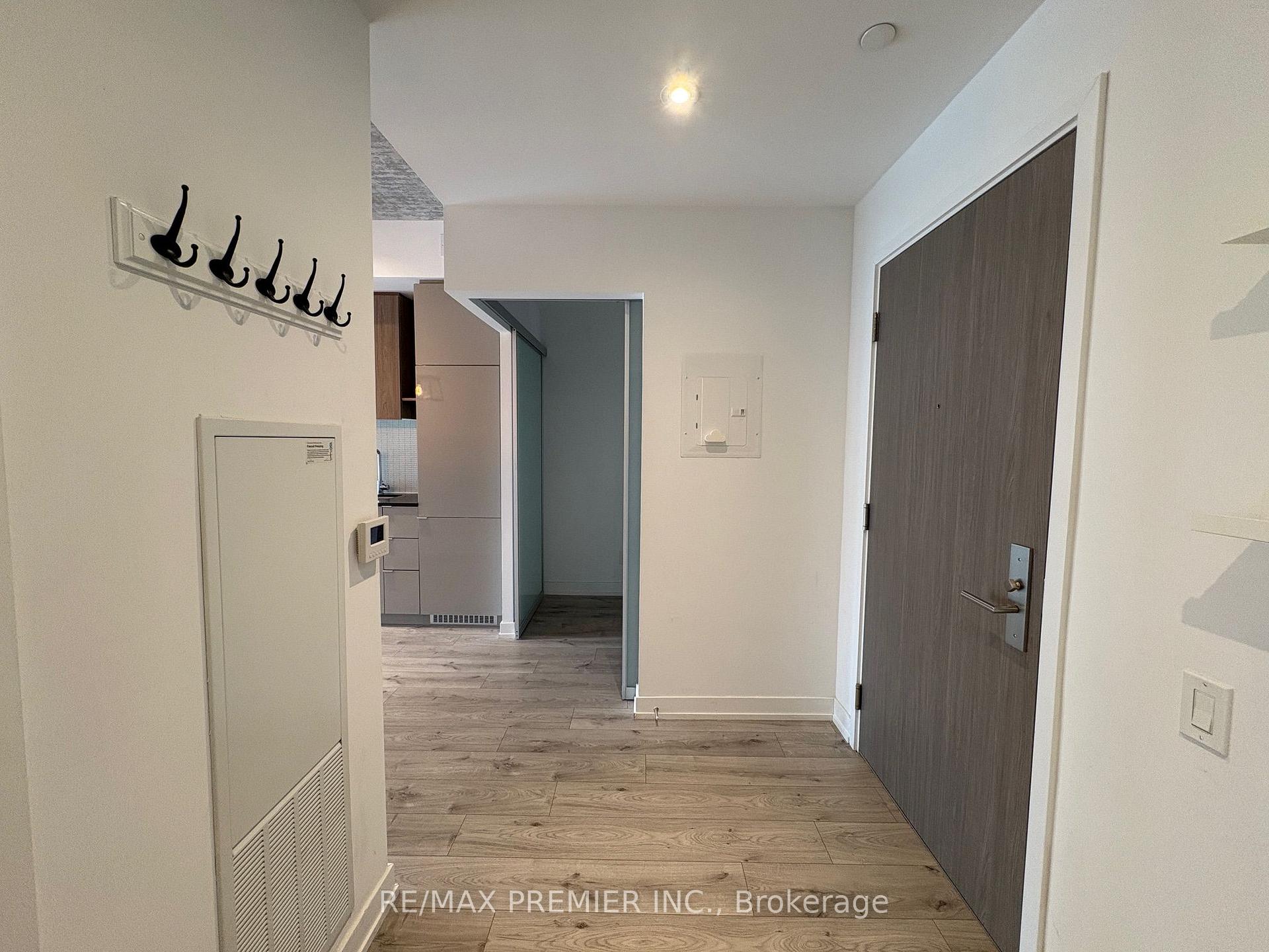 Photo 6 of Unit 206, 161 Roehampton Avenue, Toronto, Mount Pleasant West — HOMEH