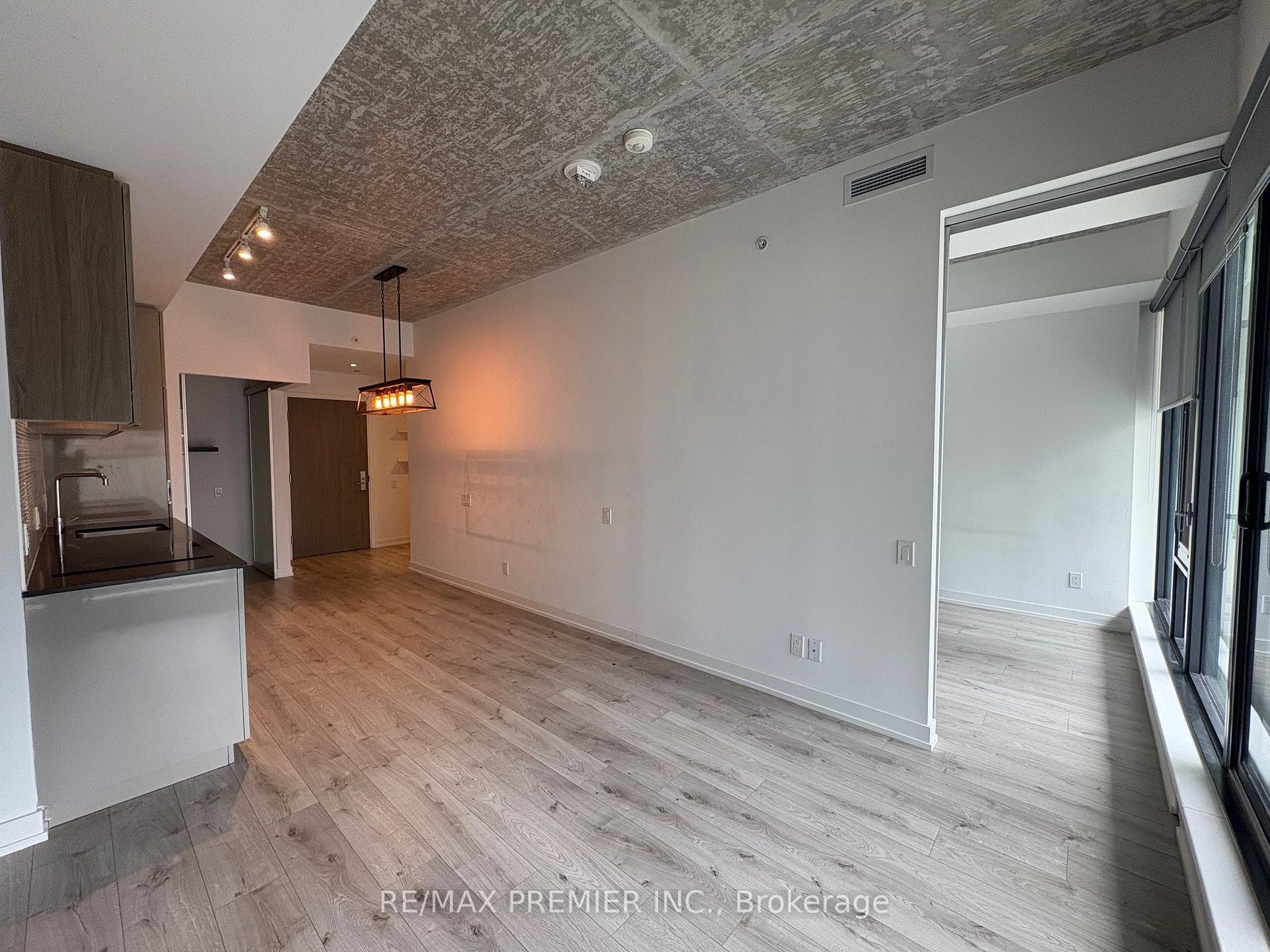 Photo 8 of Unit 206, 161 Roehampton Avenue, Toronto, Mount Pleasant West — HOMEH