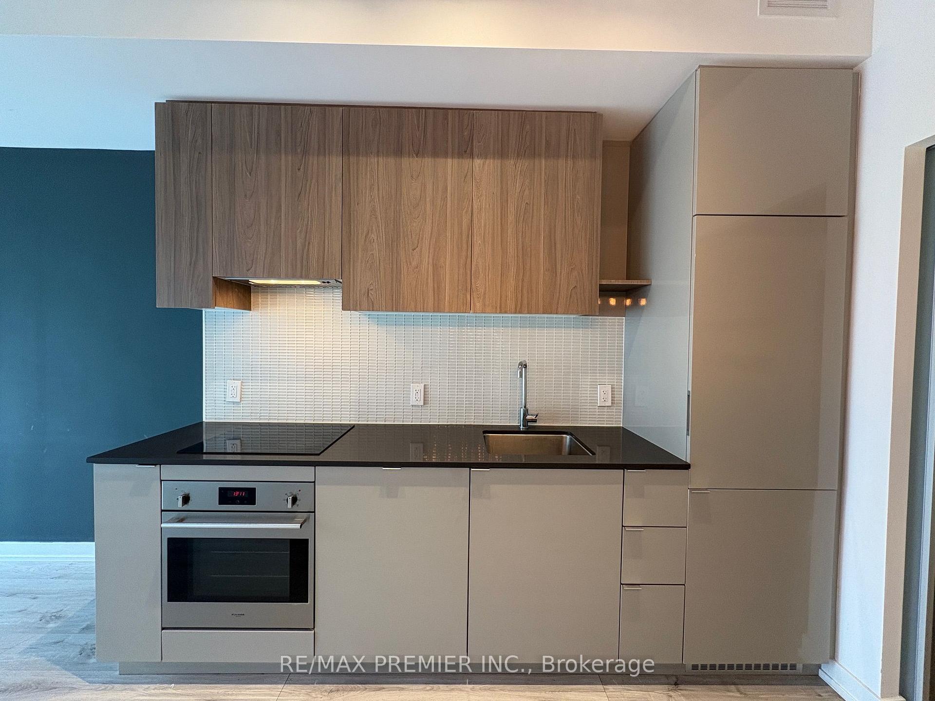 Photo 11 of Unit 206, 161 Roehampton Avenue, Toronto, Mount Pleasant West — HOMEH