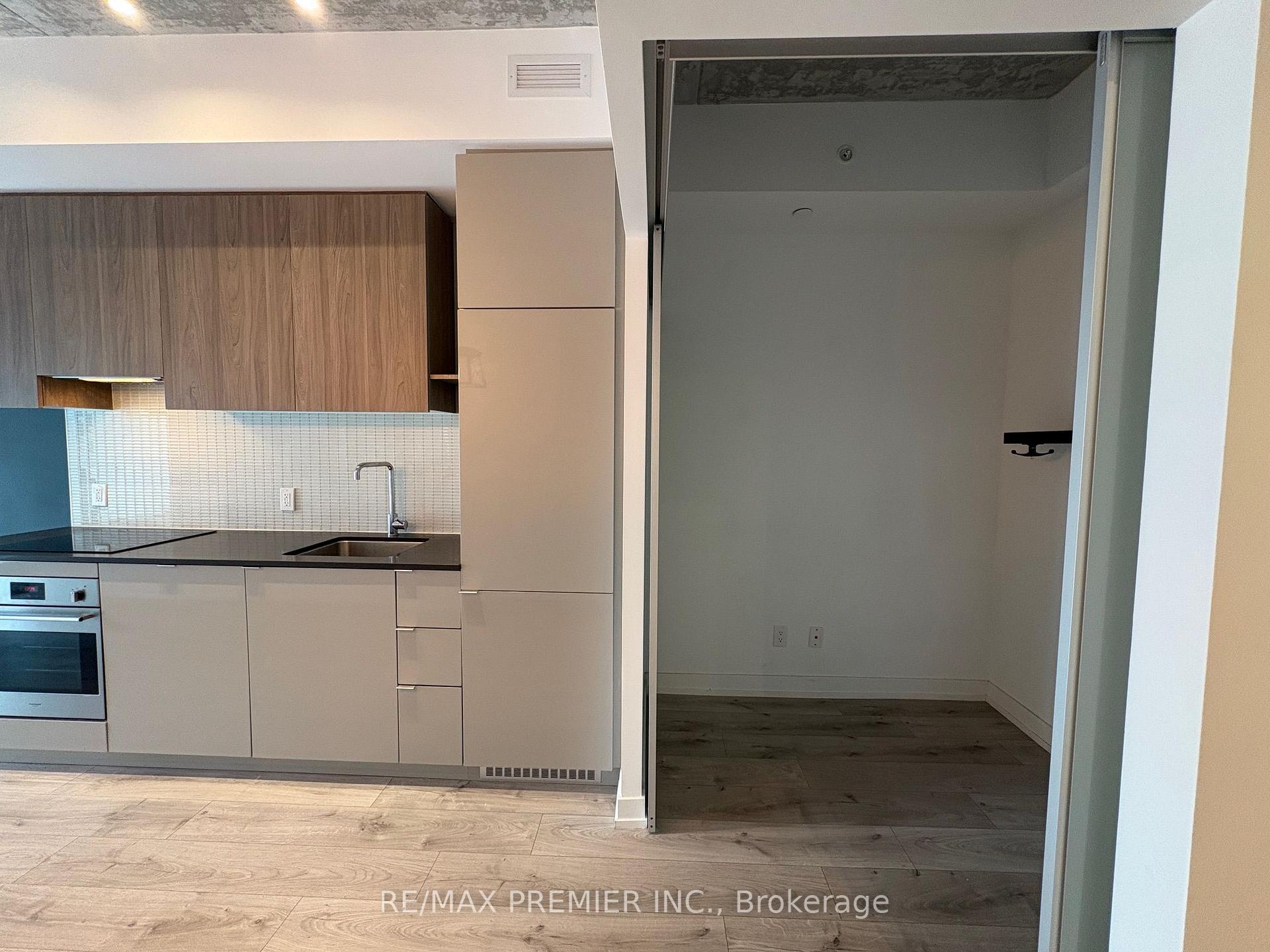 Photo 12 of Unit 206, 161 Roehampton Avenue, Toronto, Mount Pleasant West — HOMEH