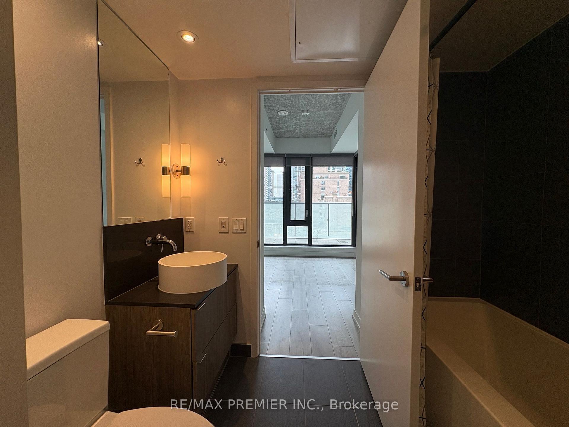 Photo 20 of Unit 206, 161 Roehampton Avenue, Toronto, Mount Pleasant West — HOMEH