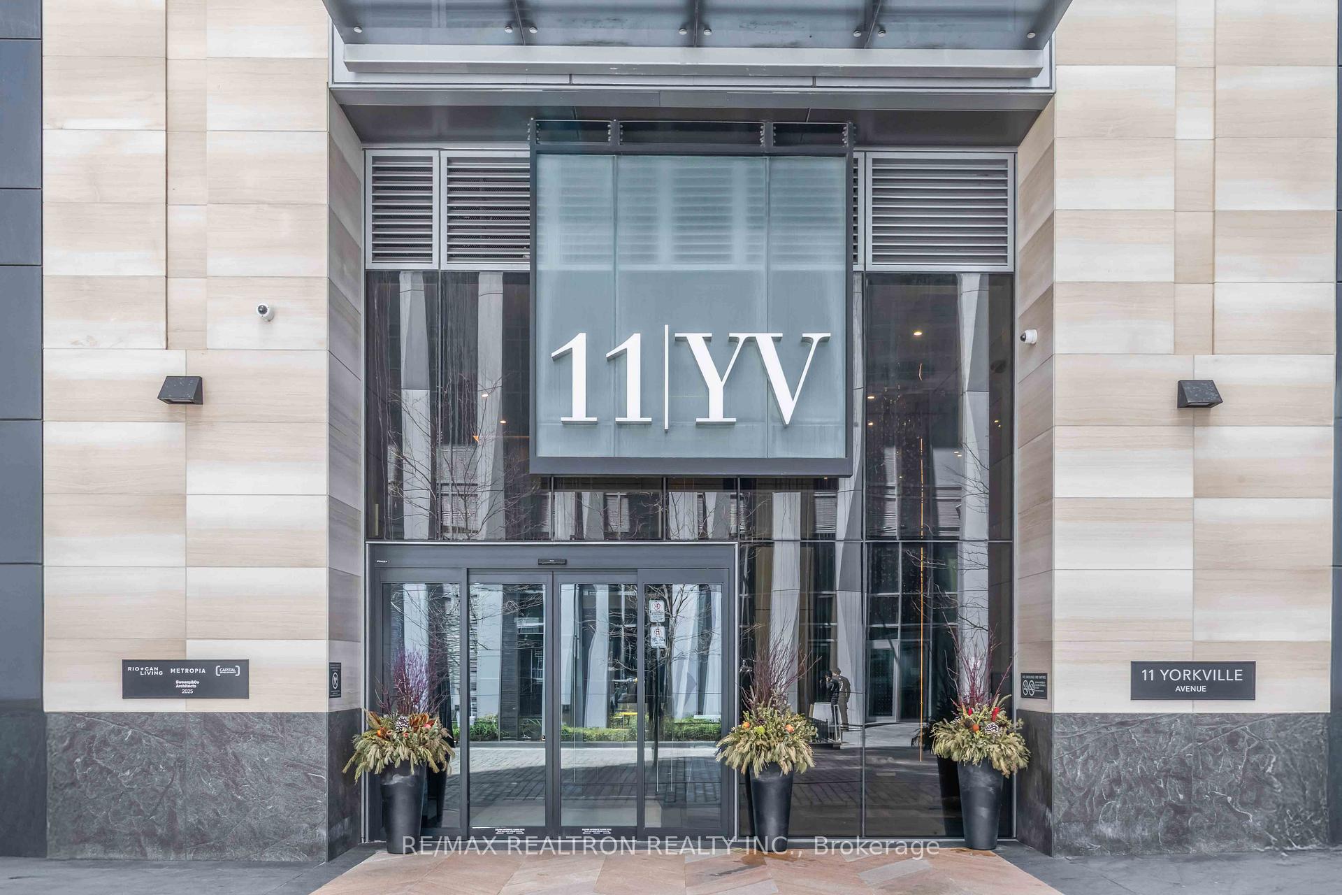 Front of Unit 3403, 11 Yorkville Avenue