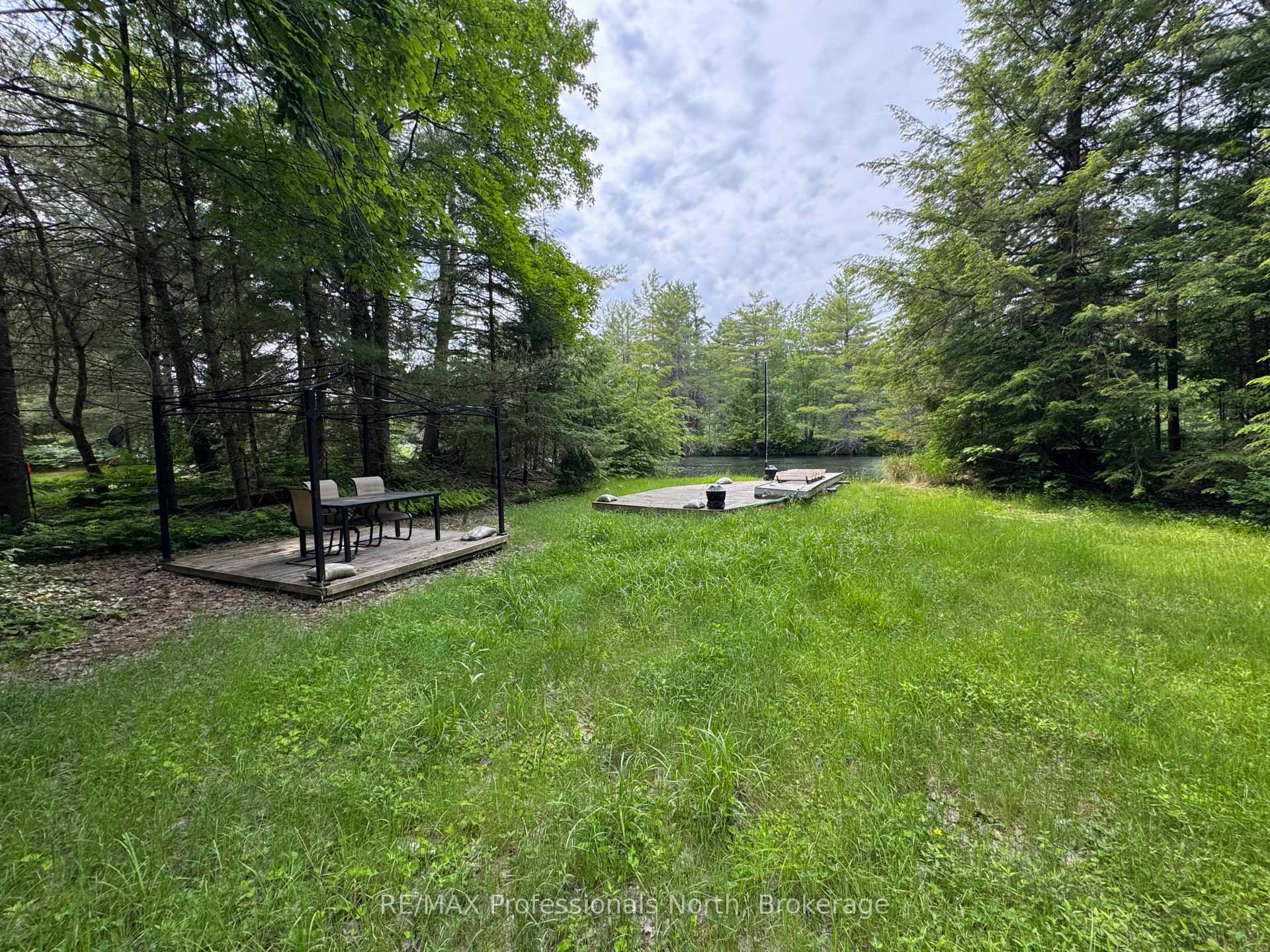 Photo of 1090 River Haven Road