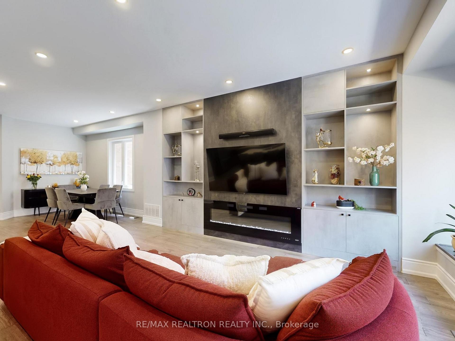 Photo 7 of 115 Bentoak Crescent, Vaughan, Patterson — HOMEH