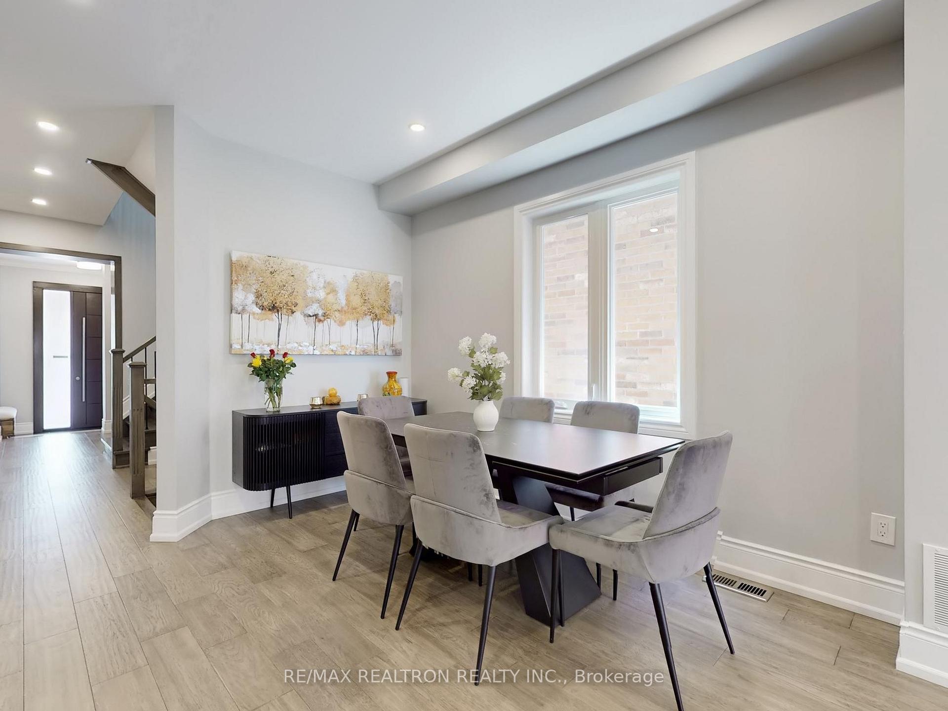 Photo 11 of 115 Bentoak Crescent, Vaughan, Patterson — HOMEH