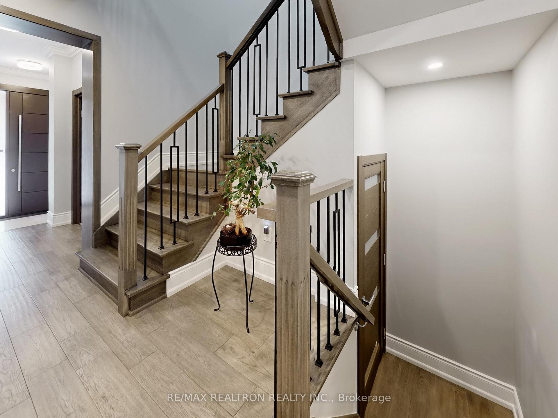 Photo 15 of 115 Bentoak Crescent, Vaughan, Patterson — HOMEH