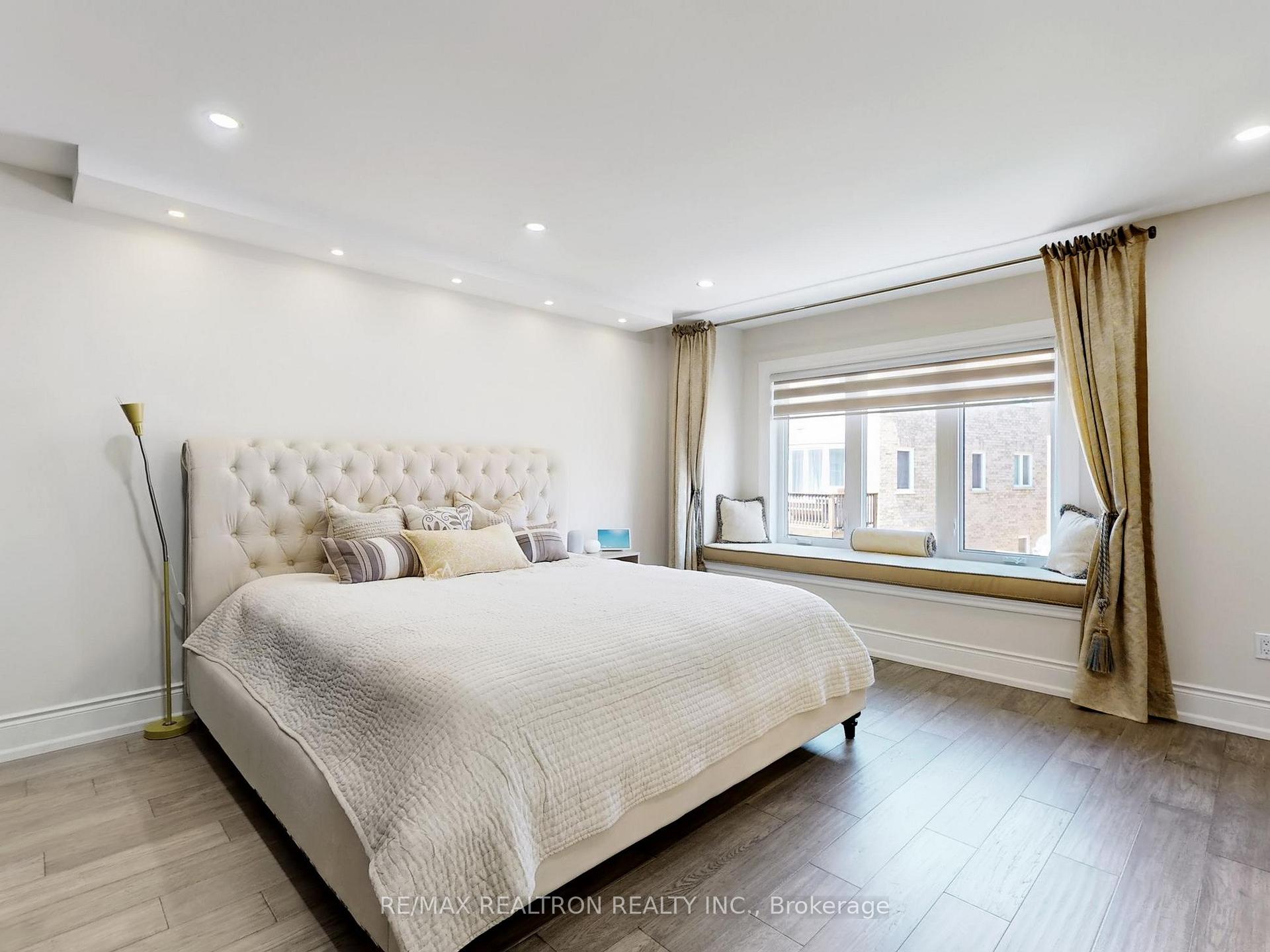 Photo 17 of 115 Bentoak Crescent, Vaughan, Patterson — HOMEH