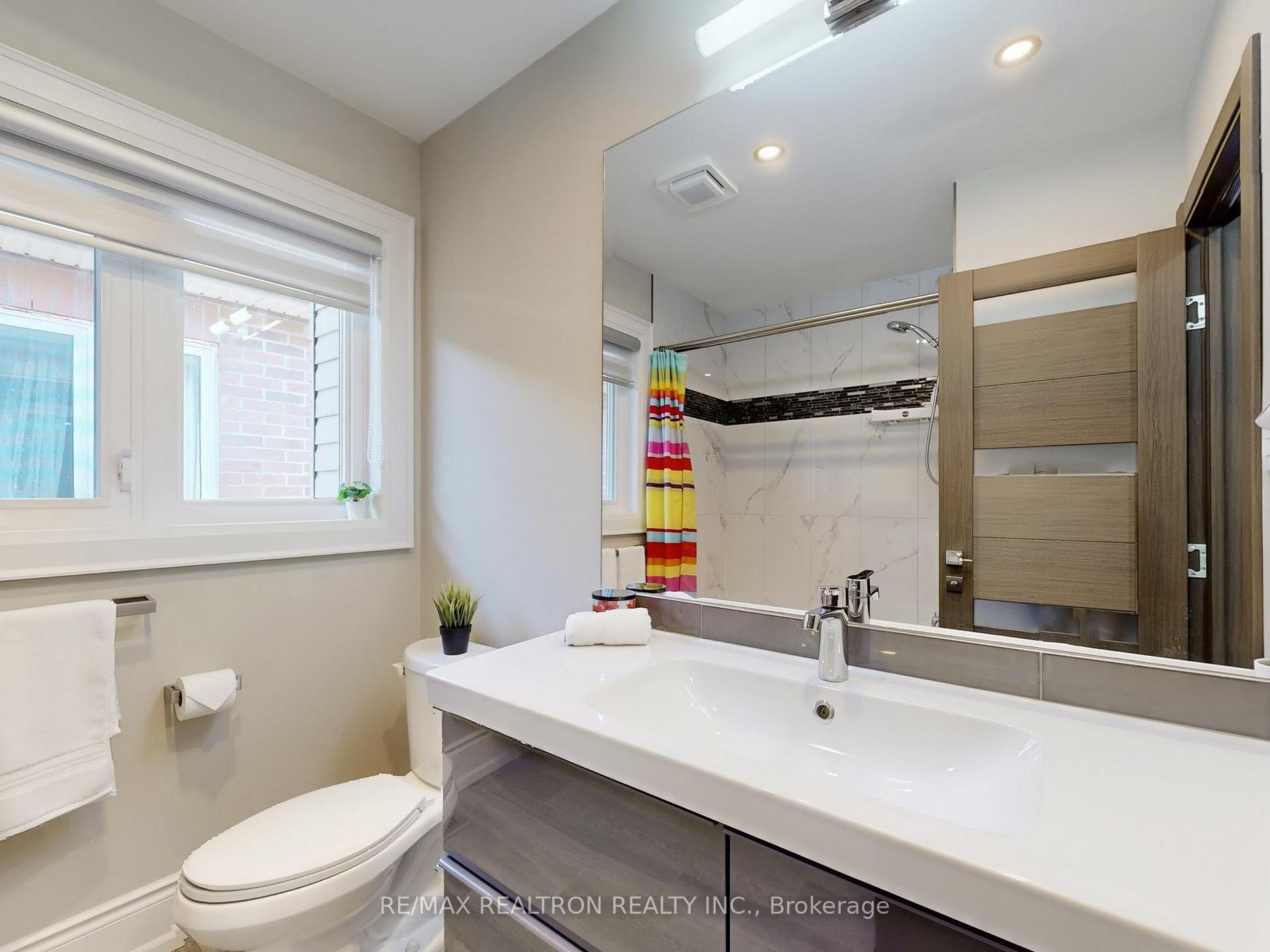 Photo 31 of 115 Bentoak Crescent, Vaughan, Patterson — HOMEH