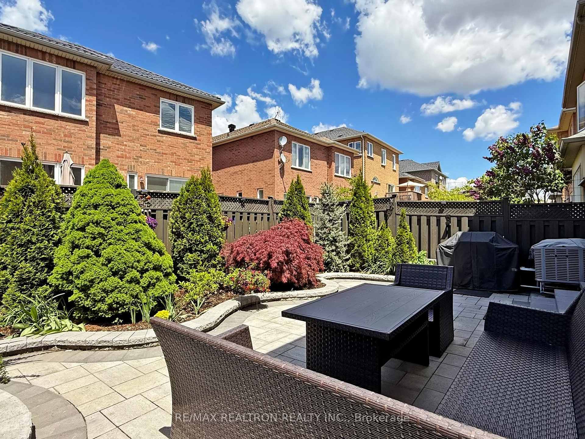 Photo 33 of 115 Bentoak Crescent, Vaughan, Patterson — HOMEH