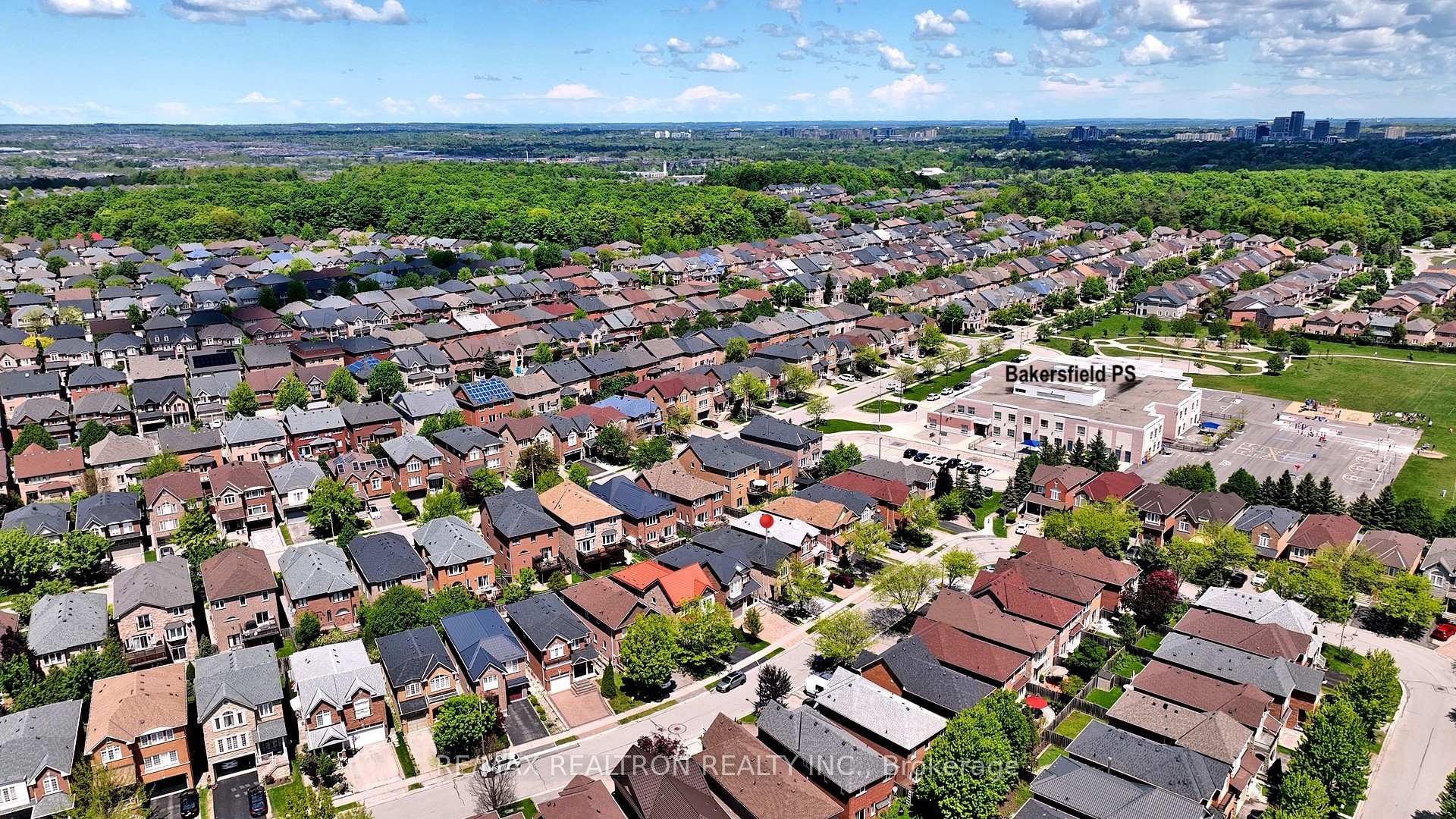 Photo 38 of 115 Bentoak Crescent, Vaughan, Patterson — HOMEH