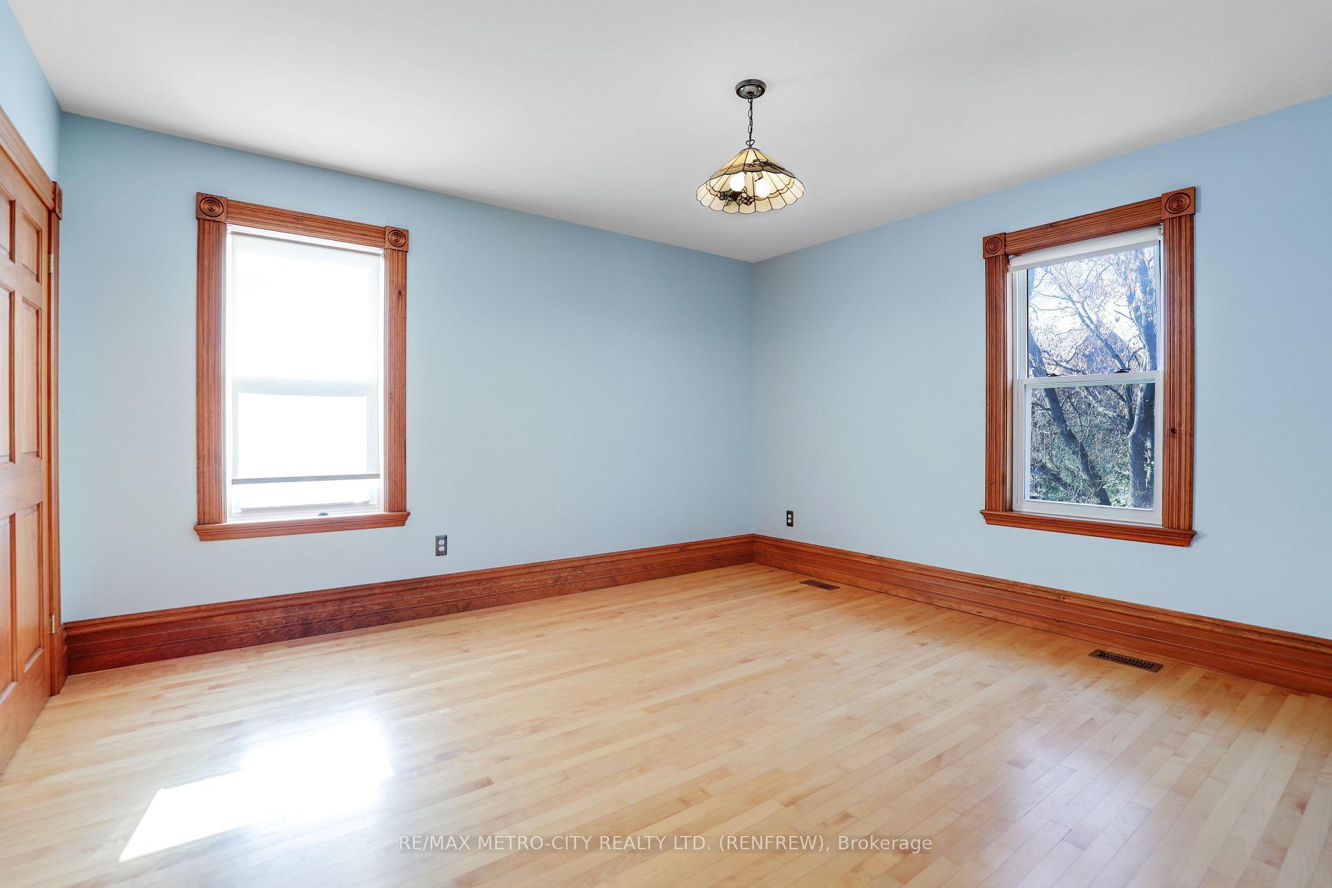 Photo 27 of 94 Argyle Street N, Renfrew, Renfrew — HOMEH