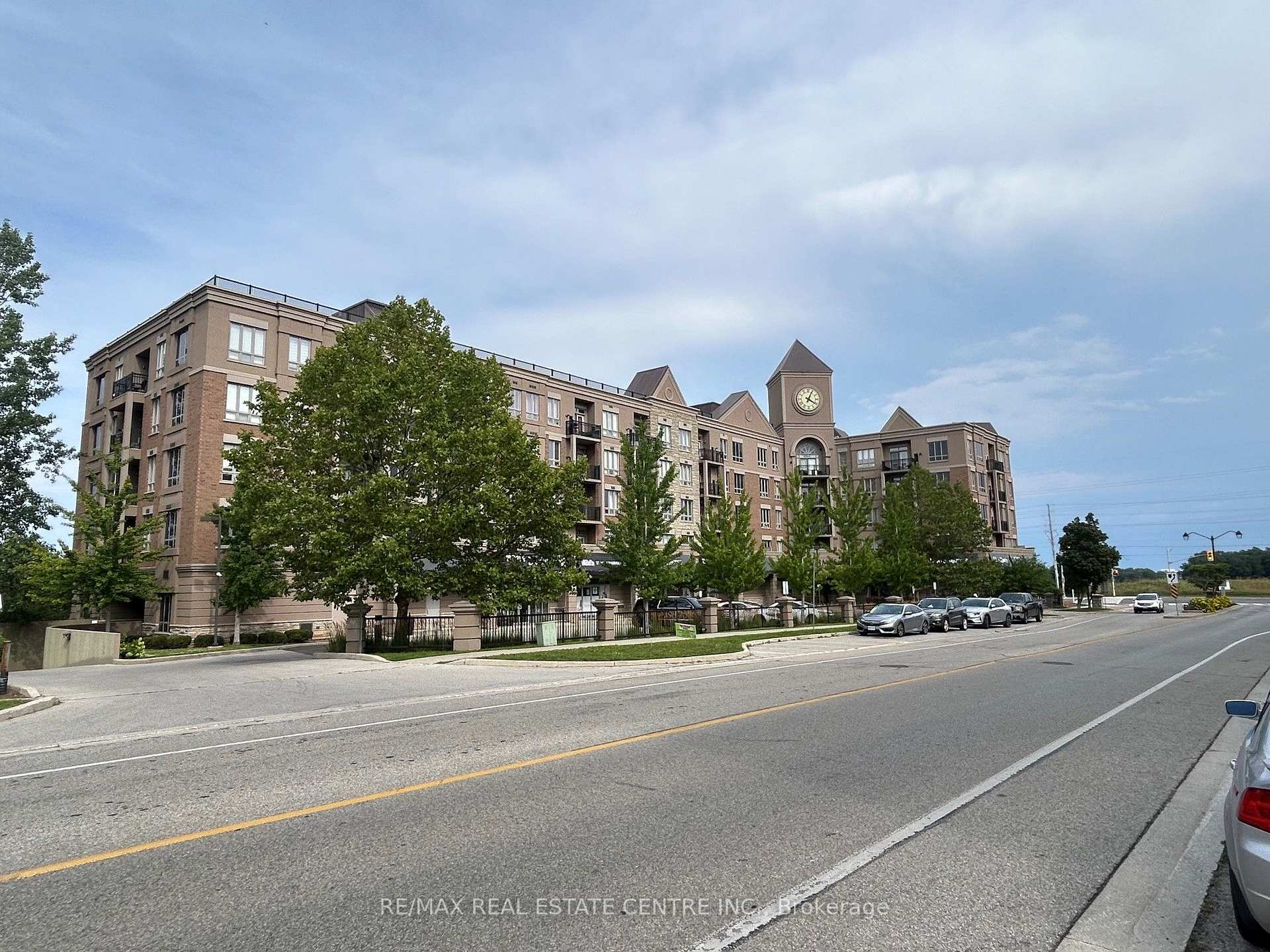 Photo 12 of Unit 108, 5327 Upper Middle Road, Burlington, Orchard — HOMEH