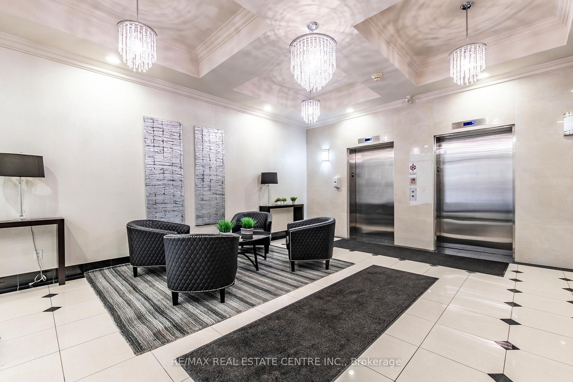Photo 14 of Unit 108, 5327 Upper Middle Road, Burlington, Orchard — HOMEH