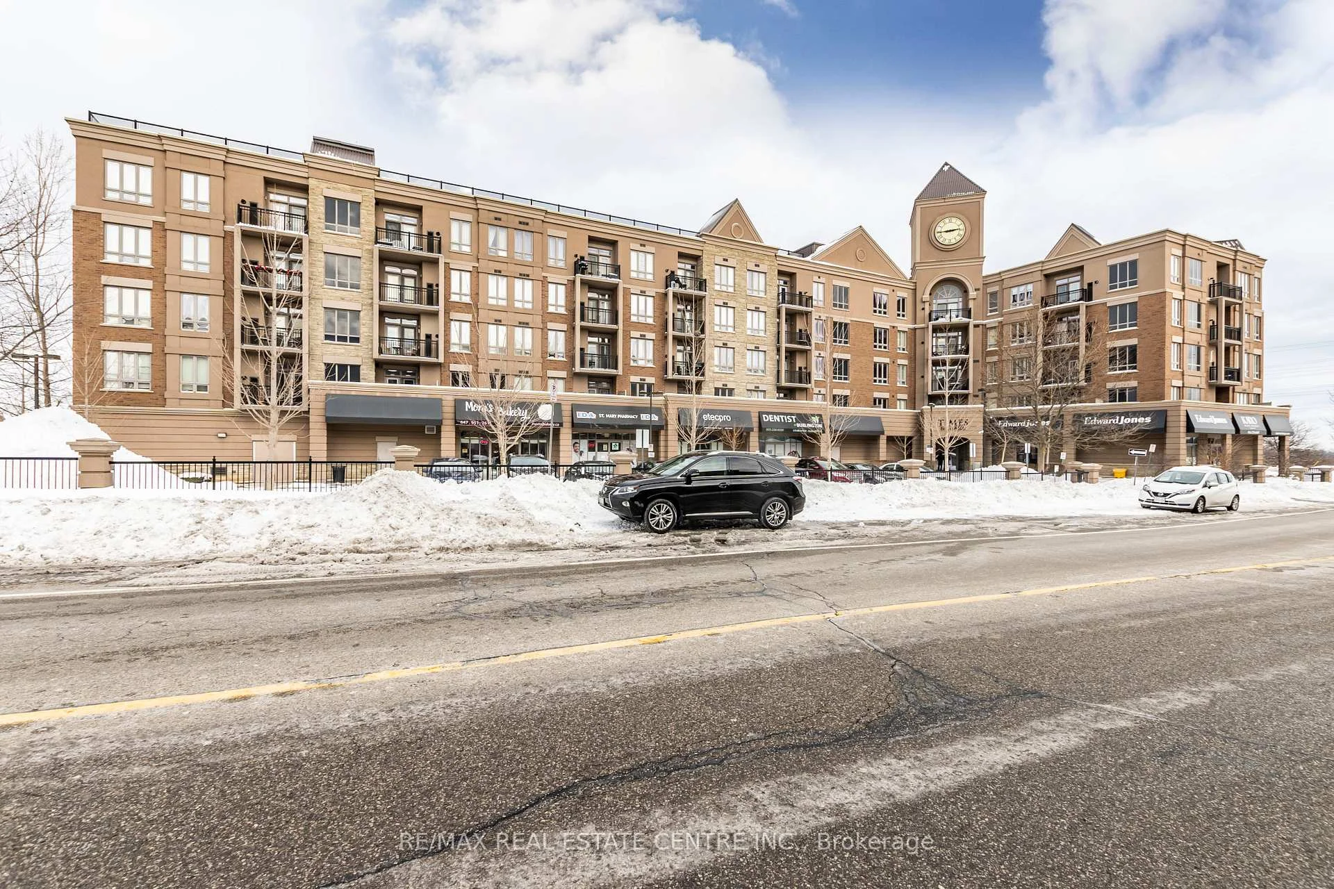 Photo 2 of Unit 108, 5327 Upper Middle Road, Burlington, Orchard — HOMEH