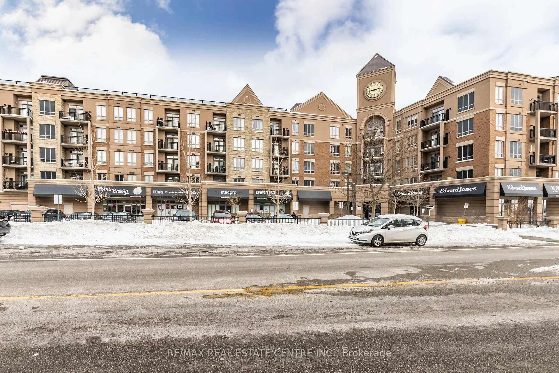 Photo 3 of Unit 108, 5327 Upper Middle Road, Burlington, Orchard — HOMEH