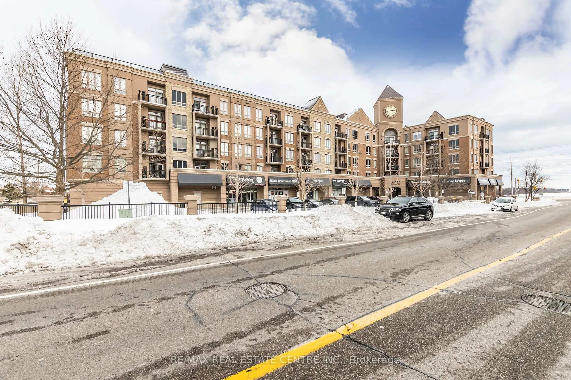 Photo 5 of Unit 108, 5327 Upper Middle Road, Burlington, Orchard — HOMEH