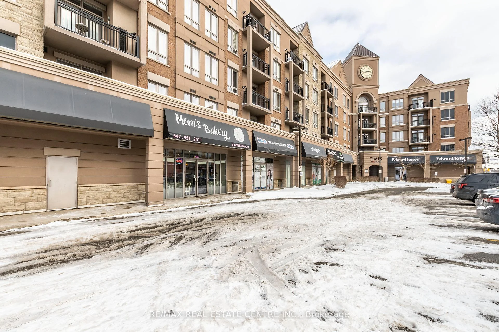 Photo 8 of Unit 108, 5327 Upper Middle Road, Burlington, Orchard — HOMEH