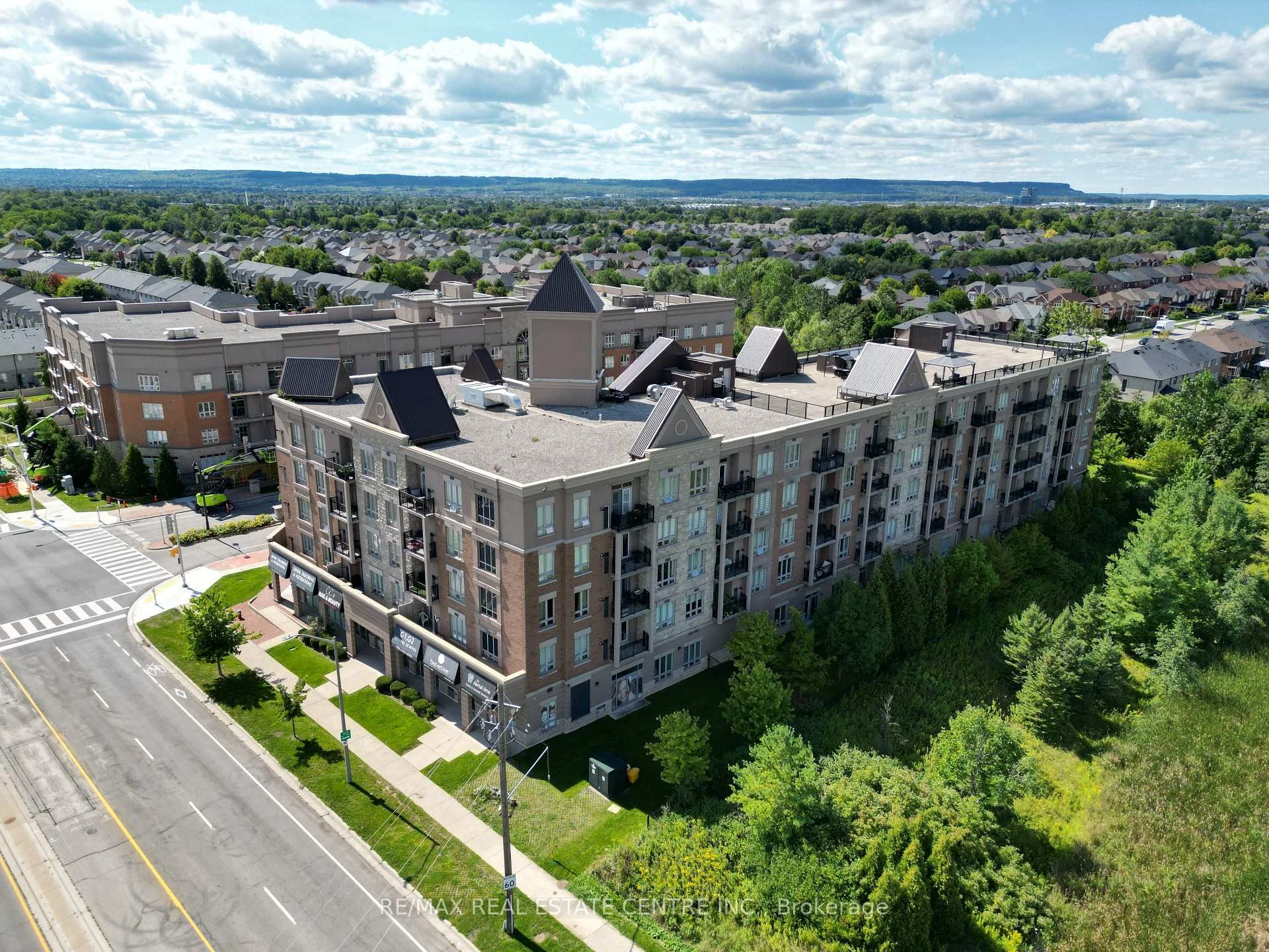 Photo 49 of Unit 108, 5327 Upper Middle Road, Burlington, Orchard — HOMEH