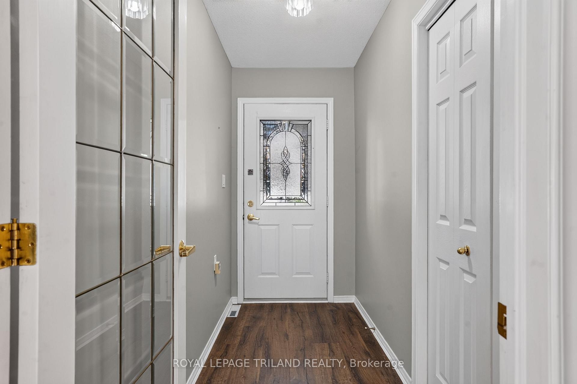 Photo 3 of 52 Ilderbrook Circle, Middlesex Centre, Ilderton — HOMEH