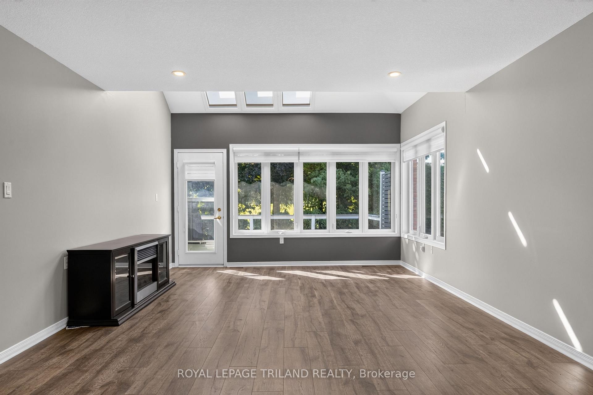 Photo 10 of 52 Ilderbrook Circle, Middlesex Centre, Ilderton — HOMEH