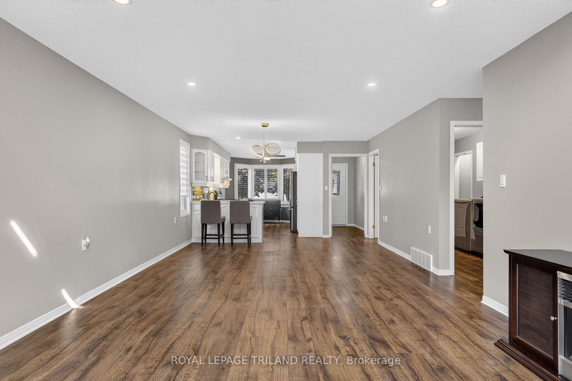 Photo 13 of 52 Ilderbrook Circle, Middlesex Centre, Ilderton — HOMEH