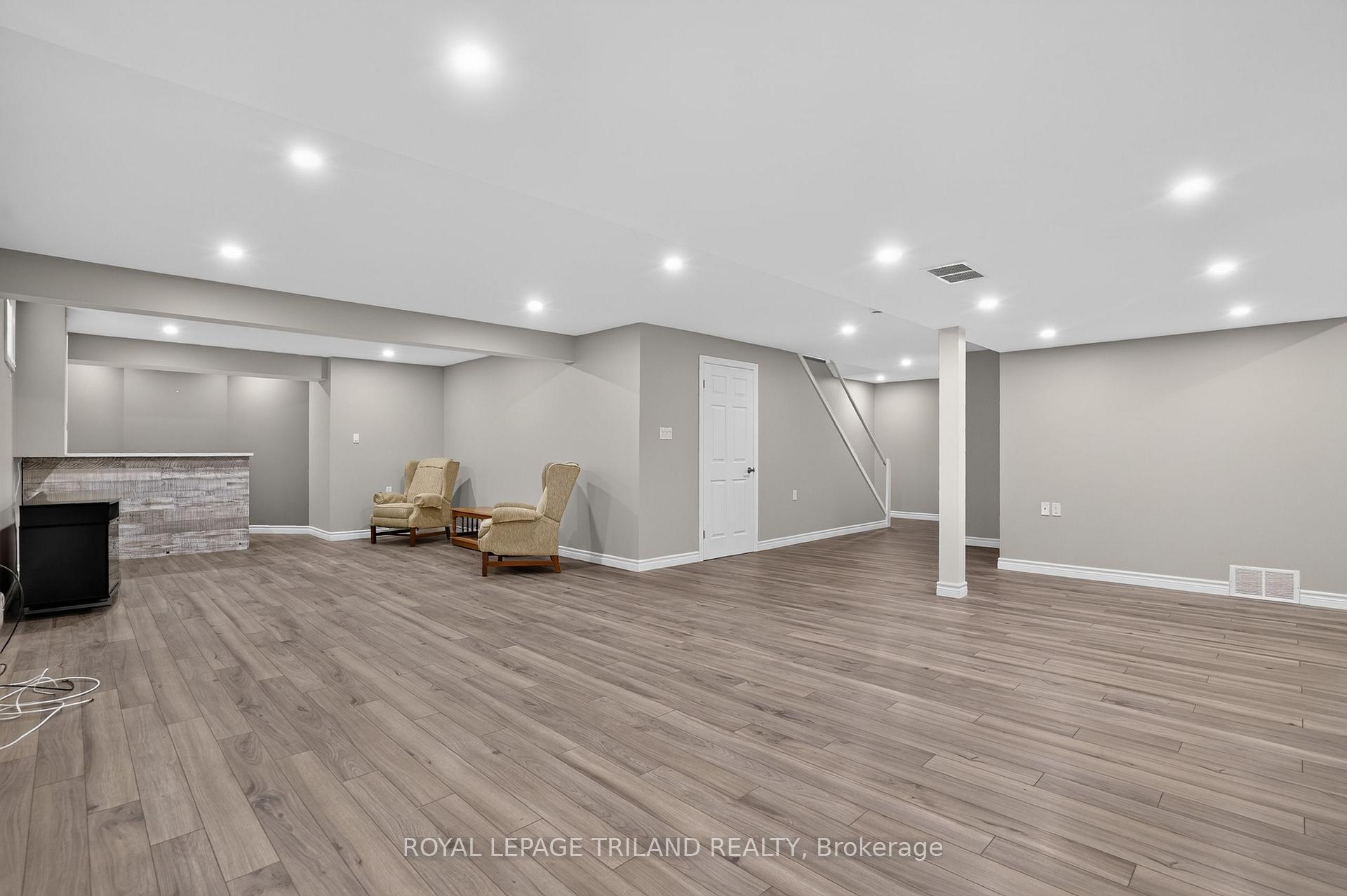Photo 33 of 52 Ilderbrook Circle, Middlesex Centre, Ilderton — HOMEH