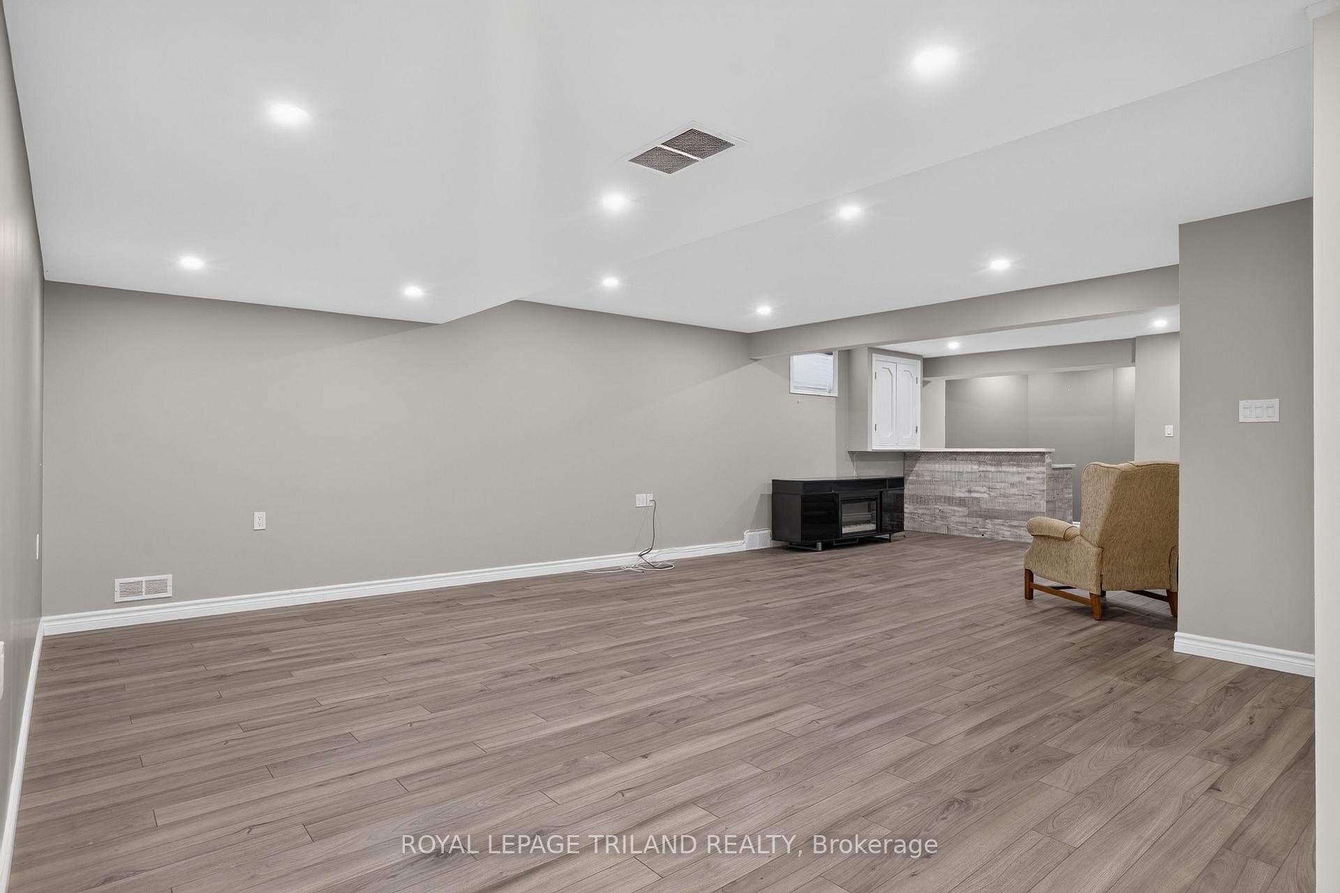 Photo 34 of 52 Ilderbrook Circle, Middlesex Centre, Ilderton — HOMEH
