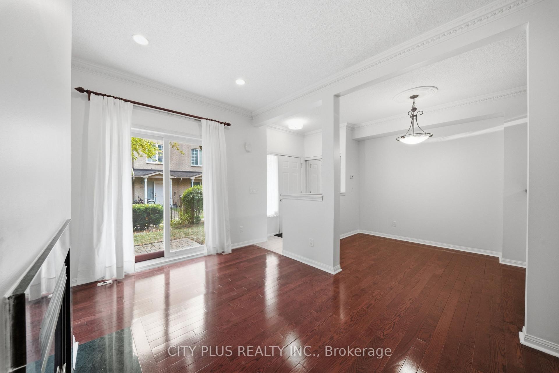 Photo 4 of Unit 3A, 21 St. Moritz Way, Markham, Unionville — HOMEH