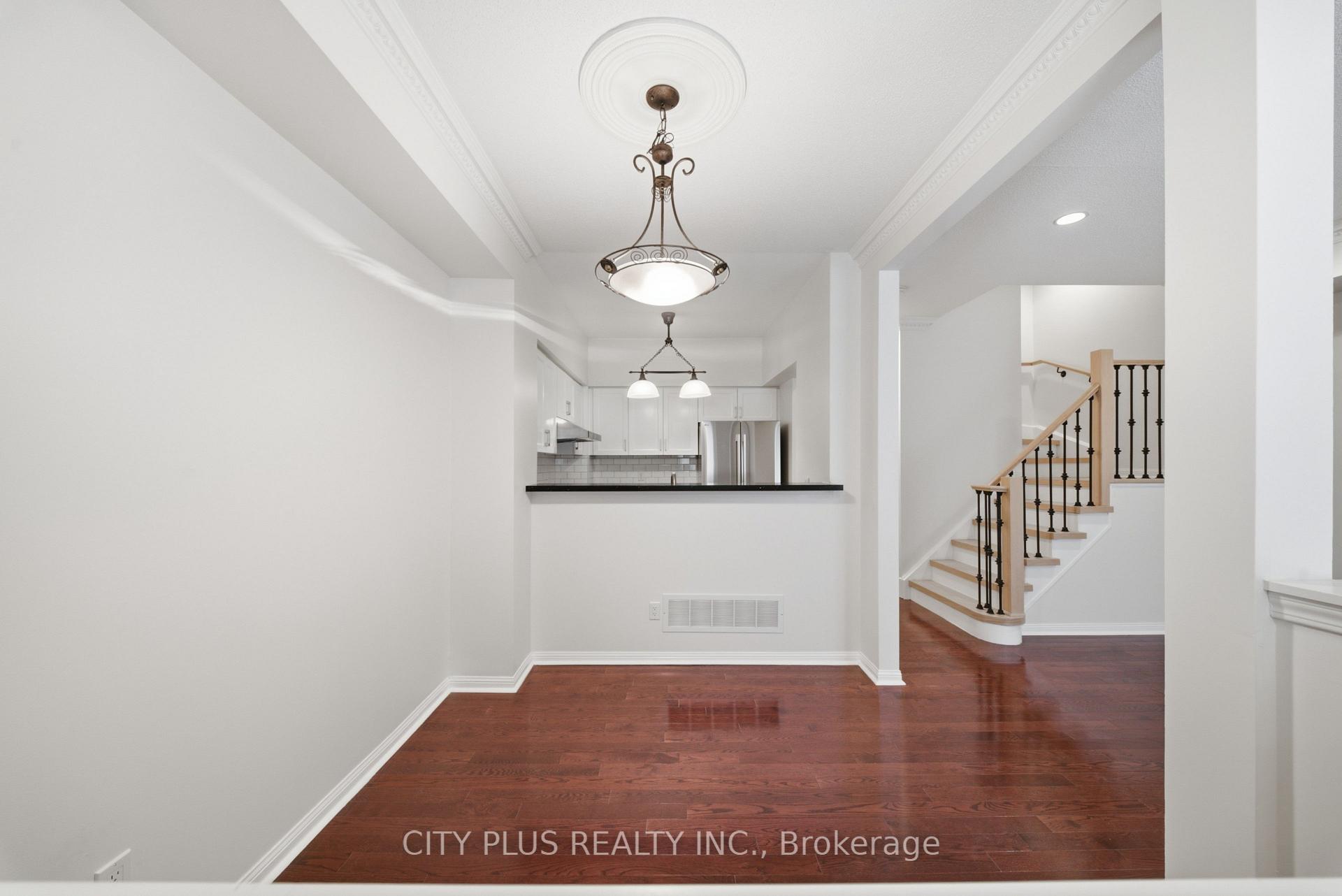 Photo 5 of Unit 3A, 21 St. Moritz Way, Markham, Unionville — HOMEH