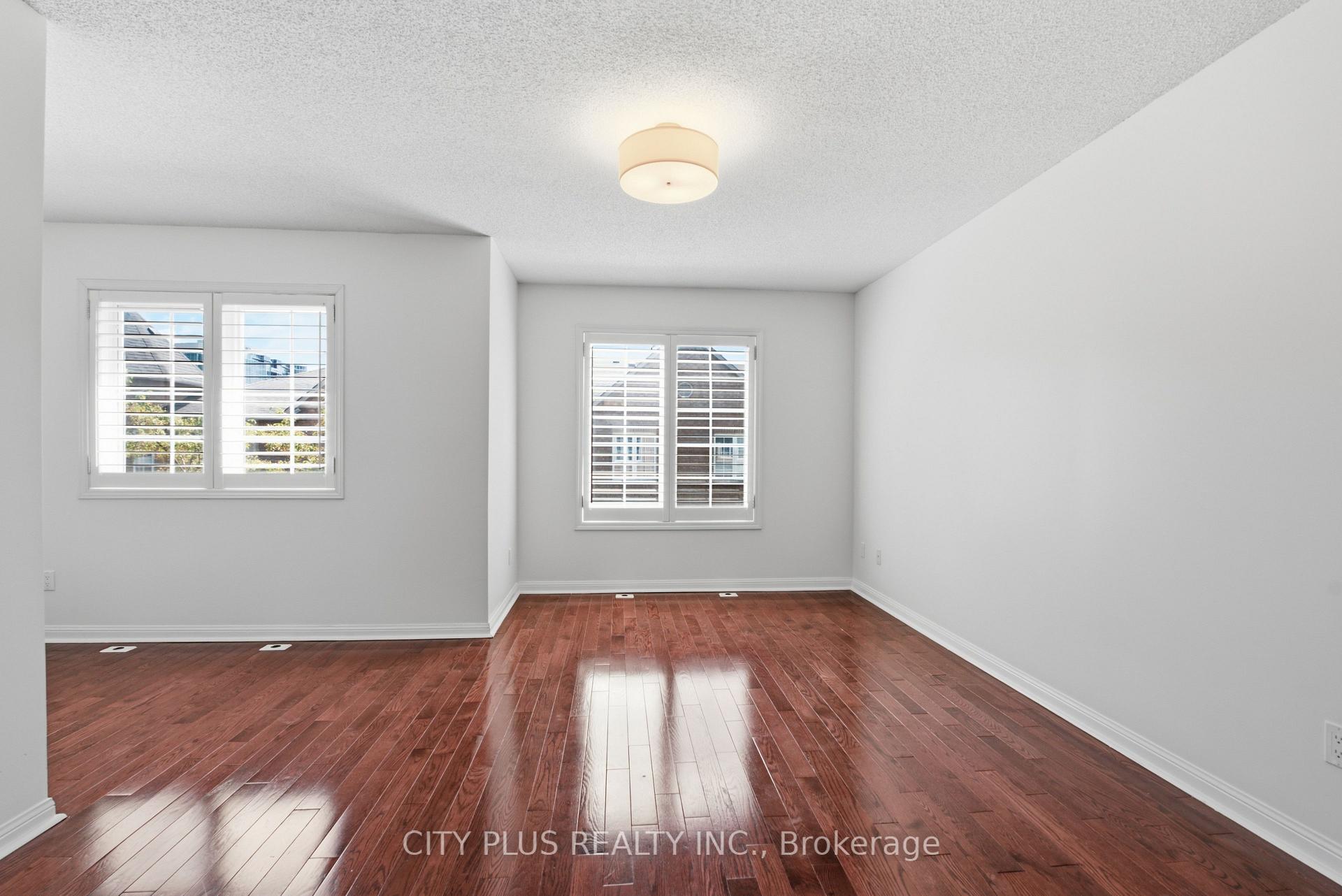 Photo 8 of Unit 3A, 21 St. Moritz Way, Markham, Unionville — HOMEH