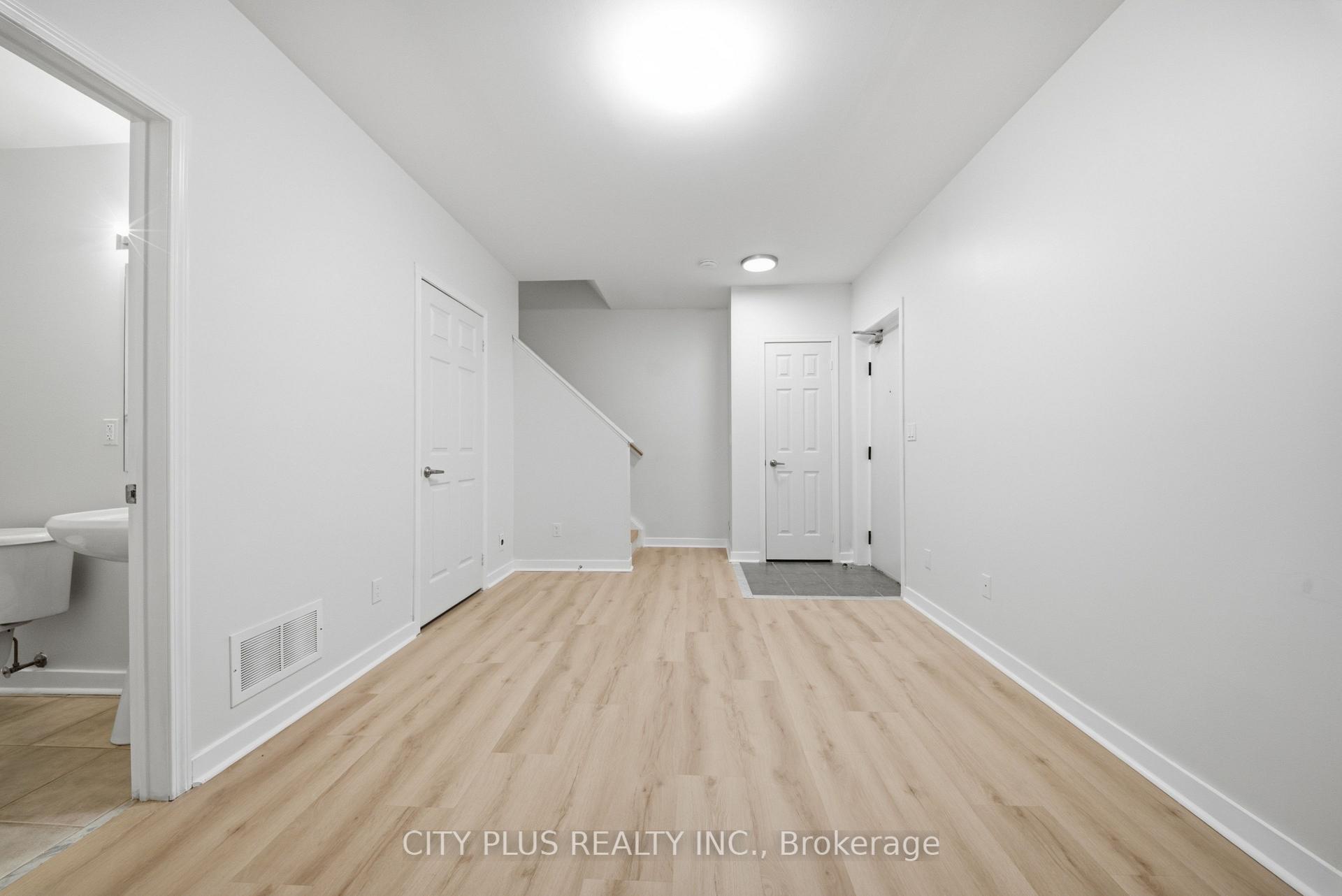 Photo 24 of Unit 3A, 21 St. Moritz Way, Markham, Unionville — HOMEH