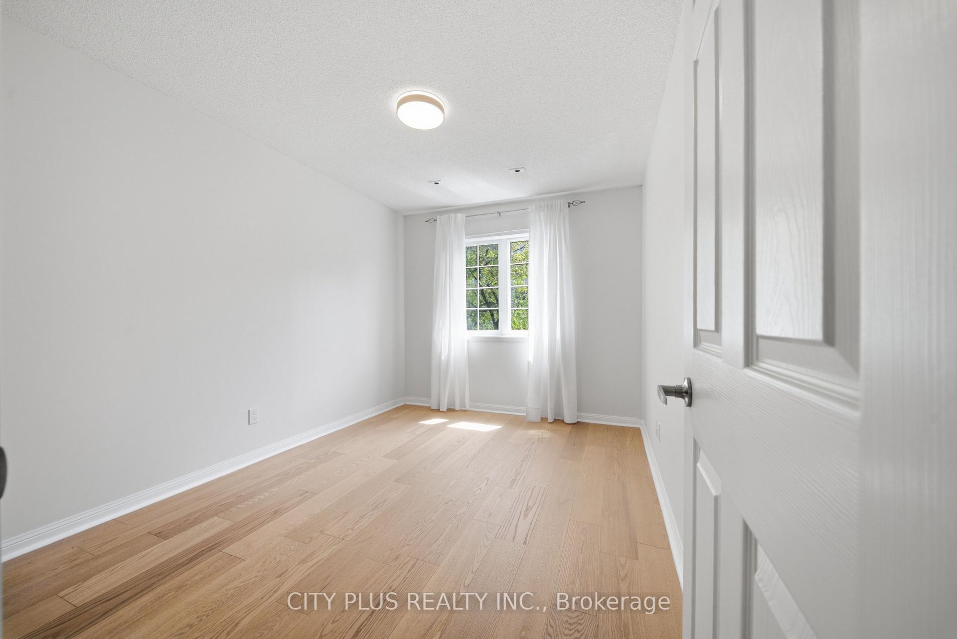 Photo 16 of Unit 3A, 21 St. Moritz Way, Markham, Unionville — HOMEH