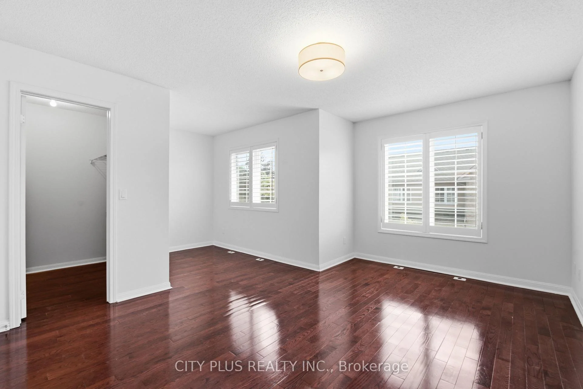 Photo 9 of Unit 3A, 21 St. Moritz Way, Markham, Unionville — HOMEH