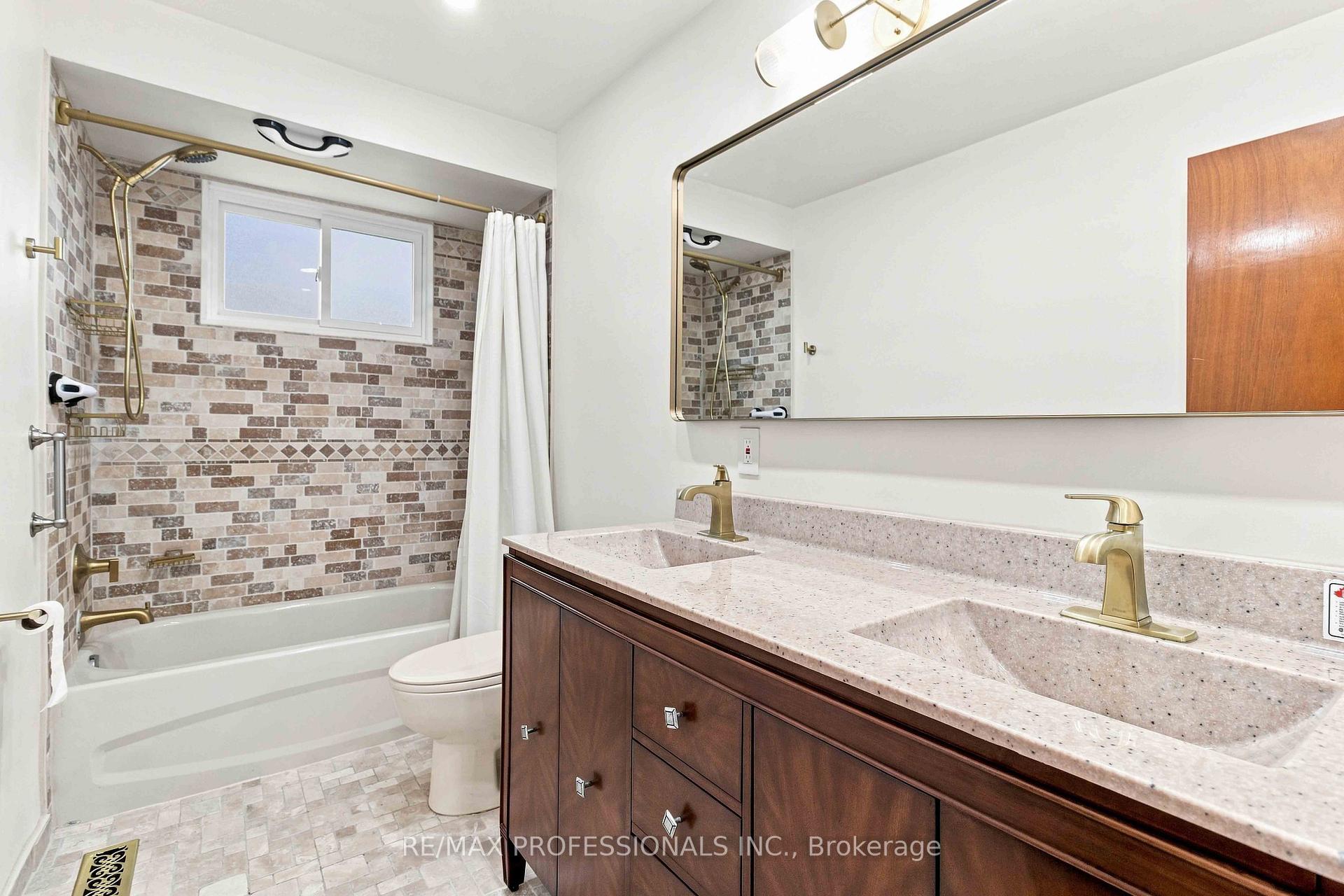 Photo 22 of 7449 Pickfair Drive, Mississauga, Malton — HOMEH